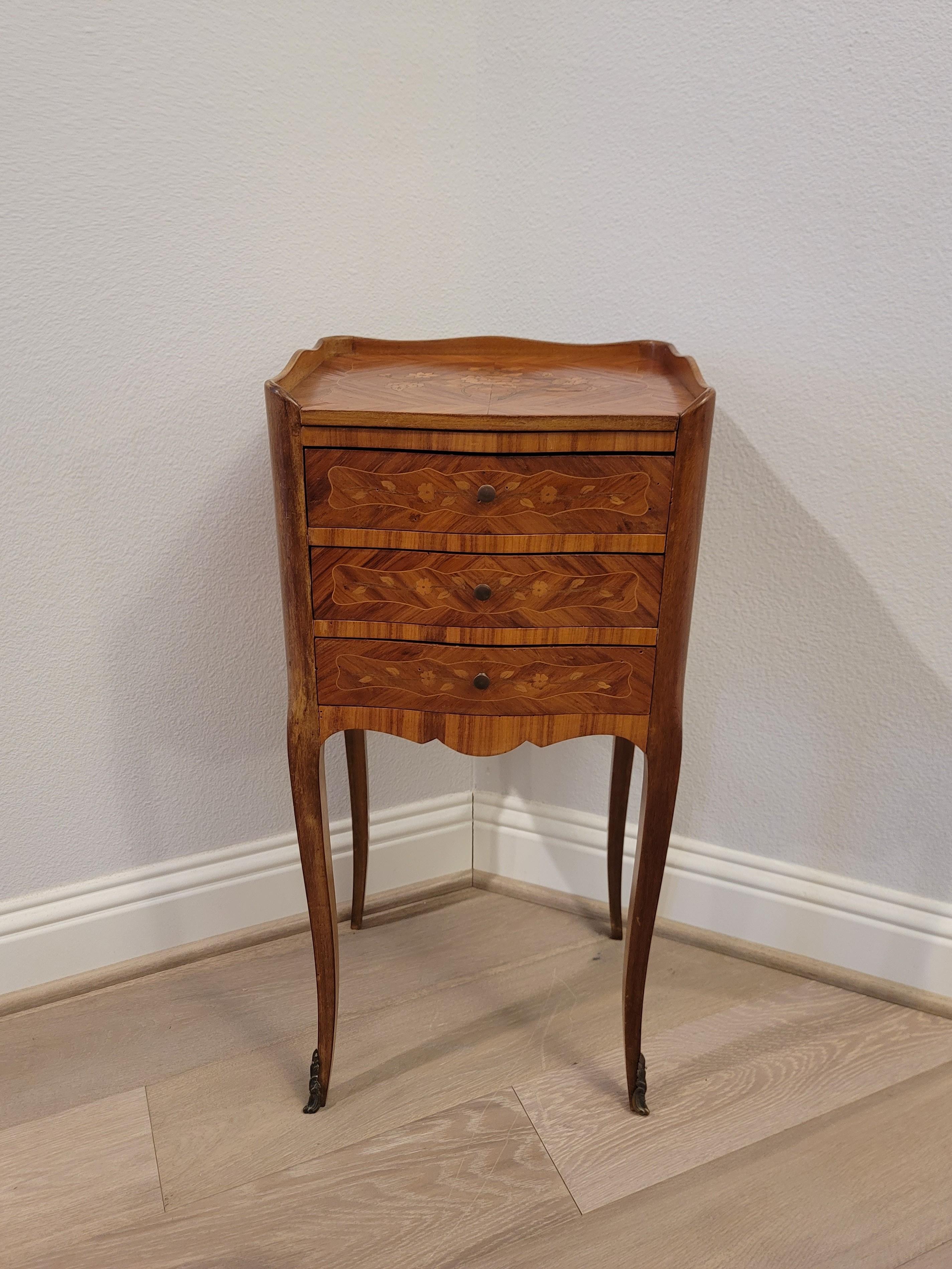 Antique French Louis XV Style Floral Marquetry Nightstand Table In Good Condition In Forney, TX