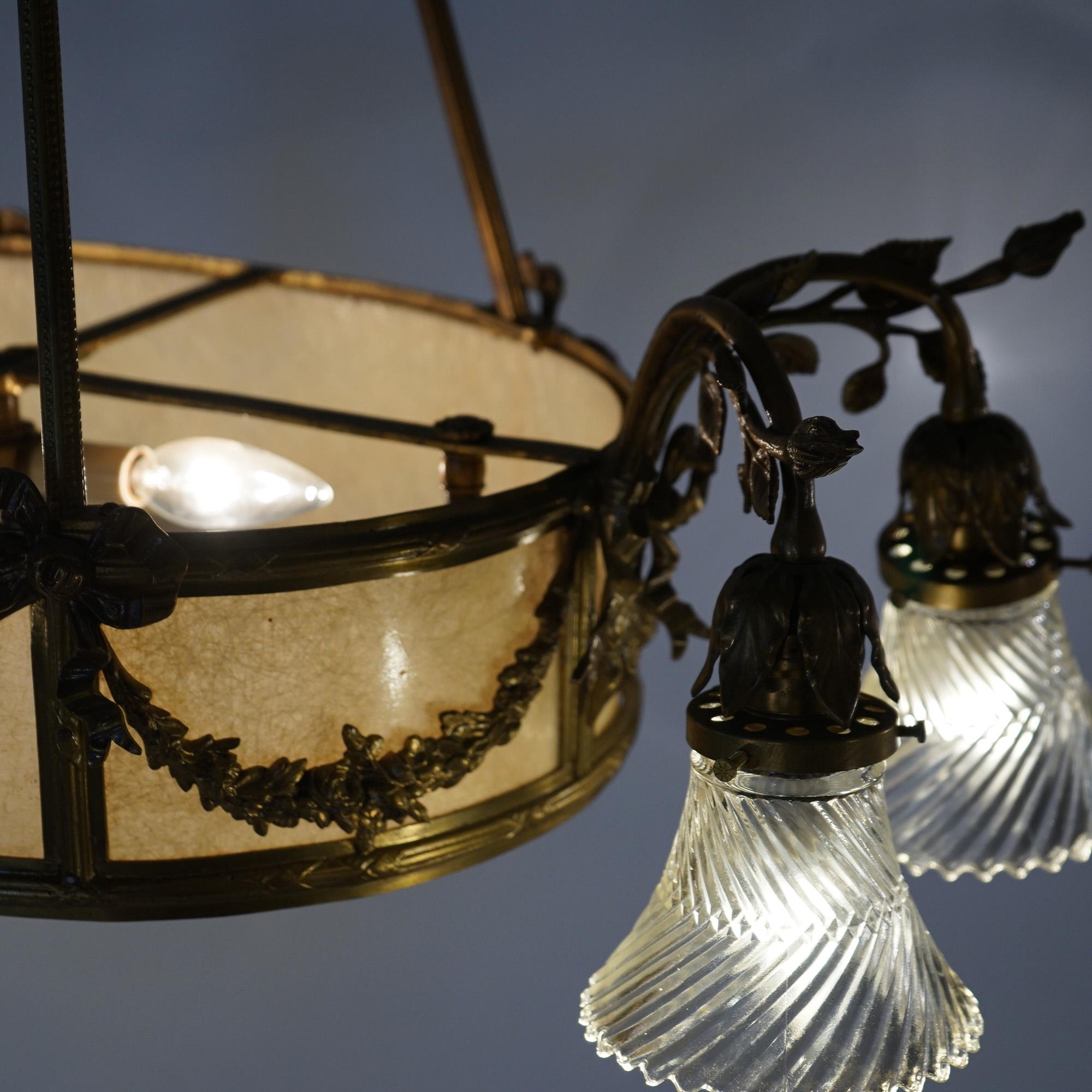 Antico lampadario francese in stile Luigi XV in bronzo dorato con inserto in mica, 1930 ca. in vendita 11