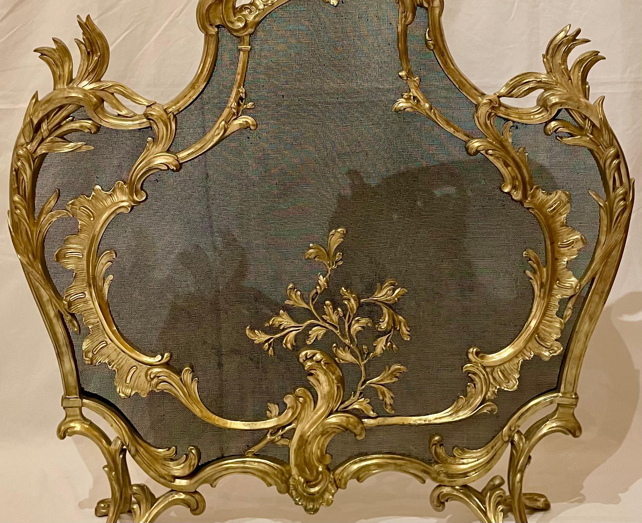 Antique French Louis XV Style Gold Bronze Fire Screen, CIRCA 1890. (Französisch) im Angebot