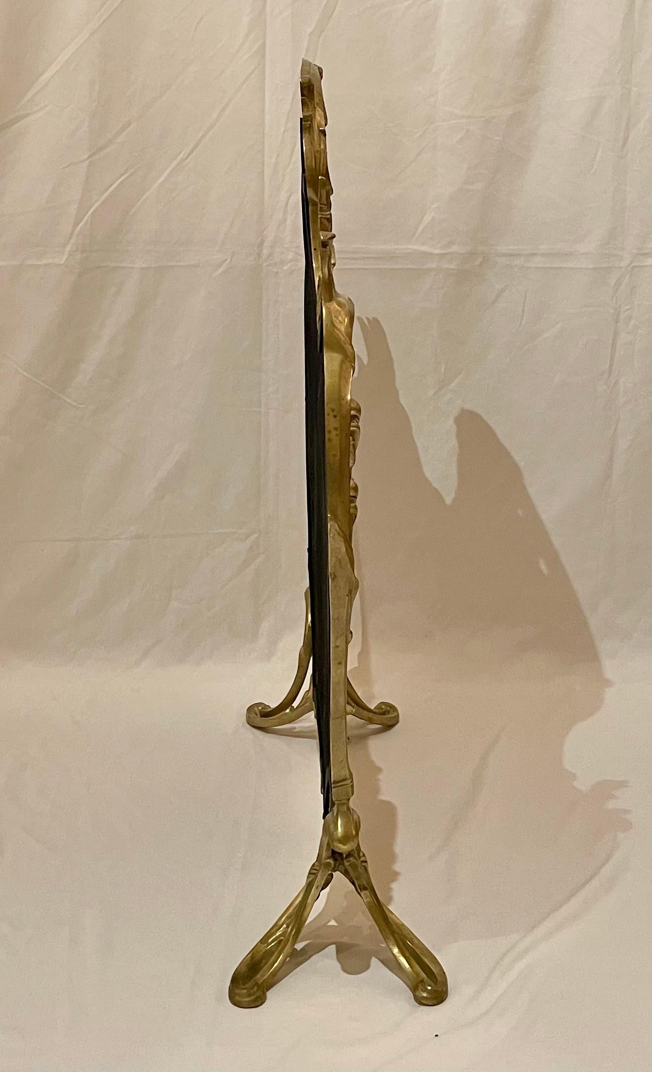 Antique French Louis XV Style Gold Bronze Fire Screen, CIRCA 1890. im Angebot 1