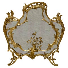 Parafuoco francese in stile Luigi XV in bronzo dorato, CIRCA 1890.