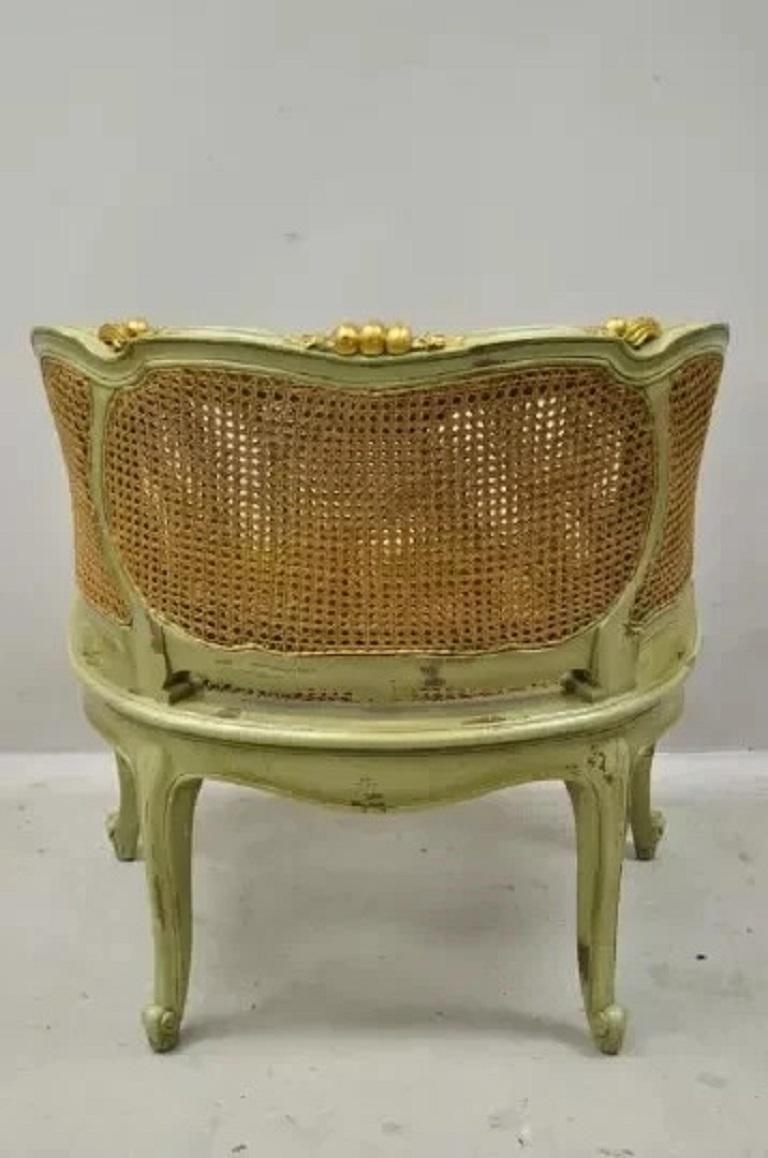 Ancienne Chaise à Accoudoirs en Canne Bergere de style Louis XV, vert, doré et patiné. en vente 5