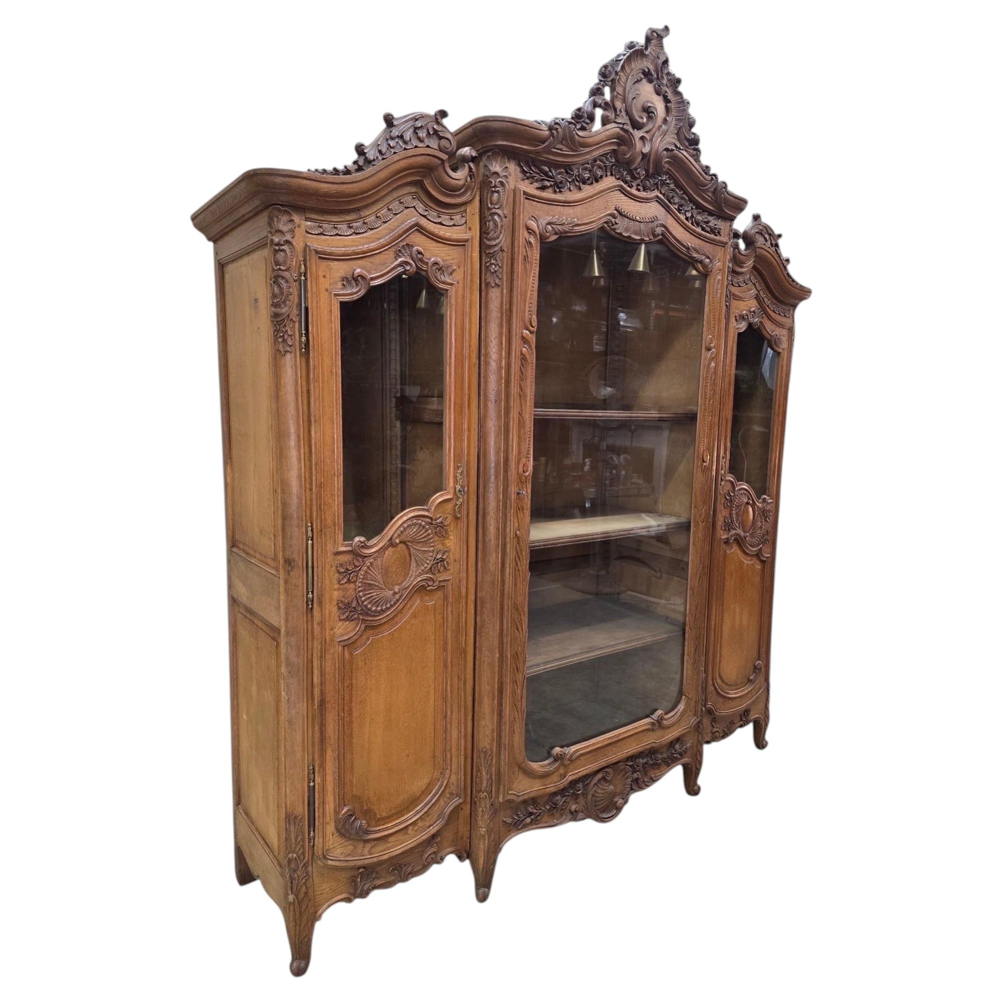 Antique French Louis XV Style Hand-Carved Walnut Vitrine Bookcase