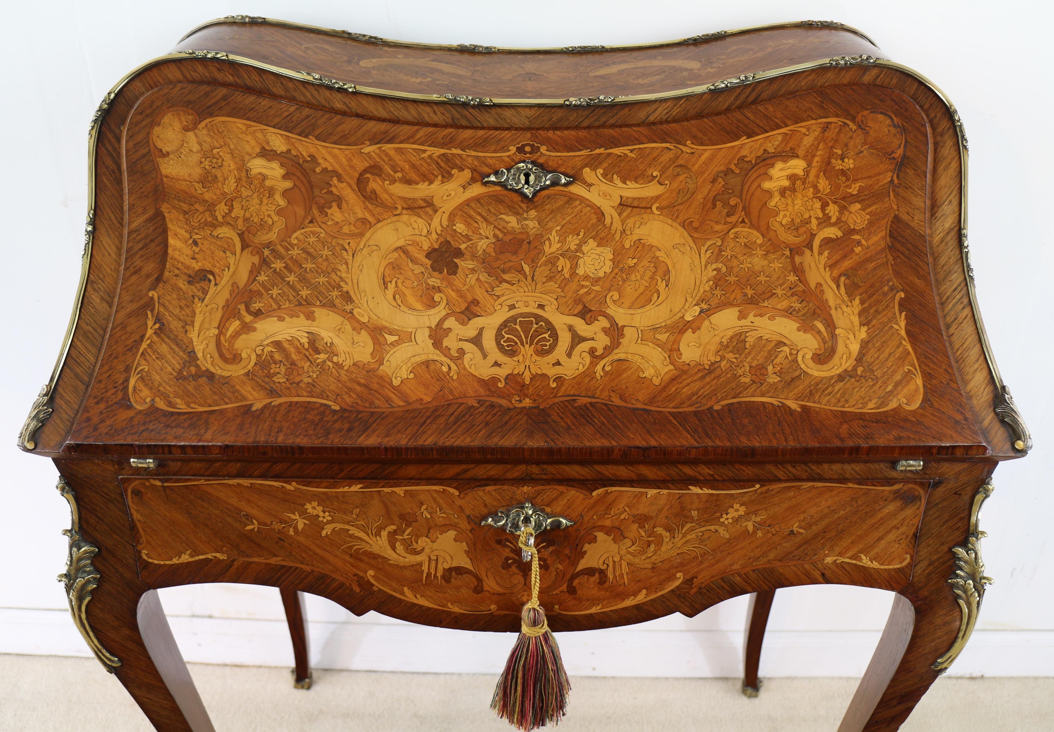 20th Century Antique French Louis XV Style Kingwood and Marquetry Bureau de Dame For Sale