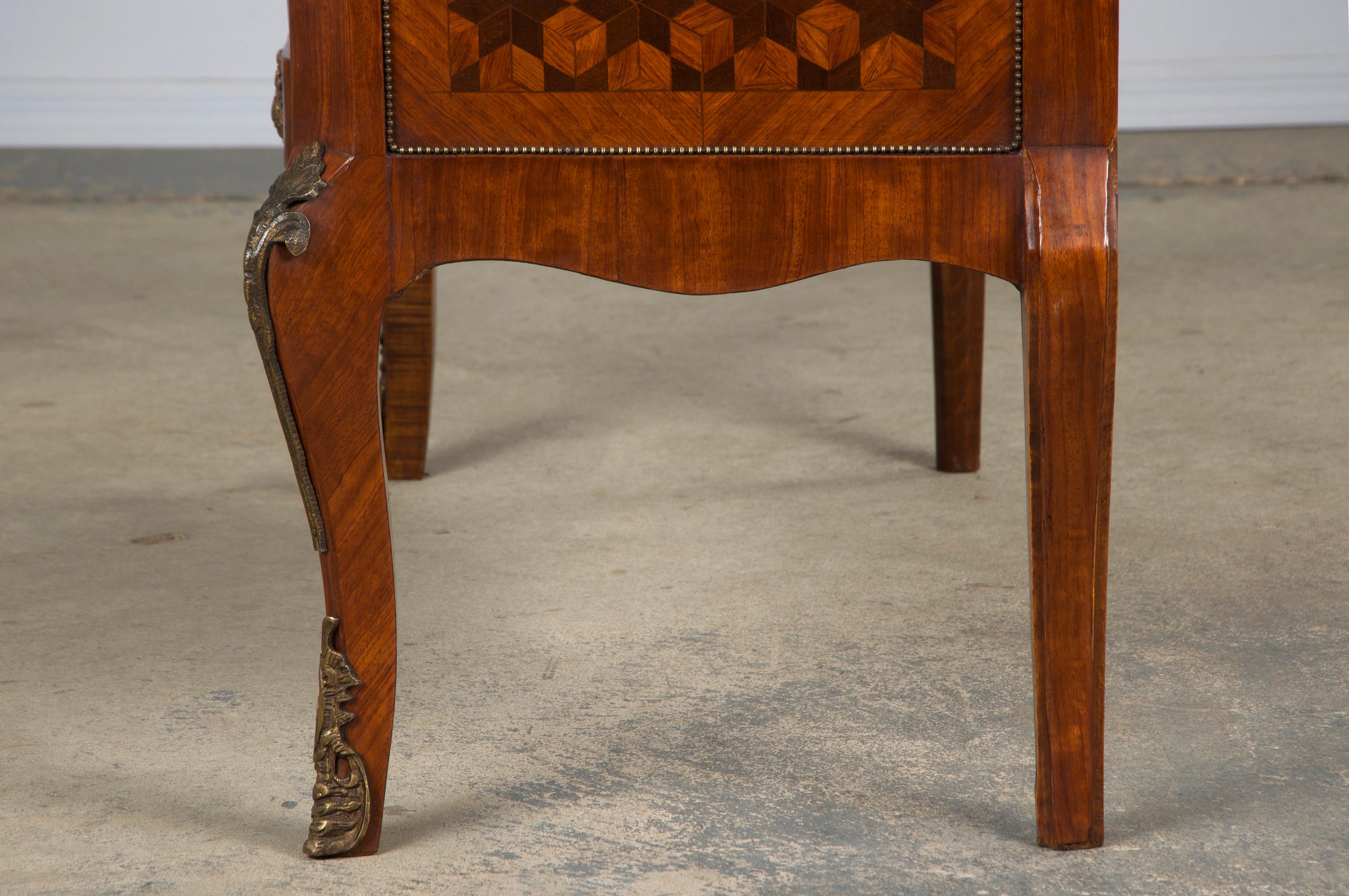 Antique French Louis XV Style Kingwood Marquetry Commode W/ Green Marble in vendita 5