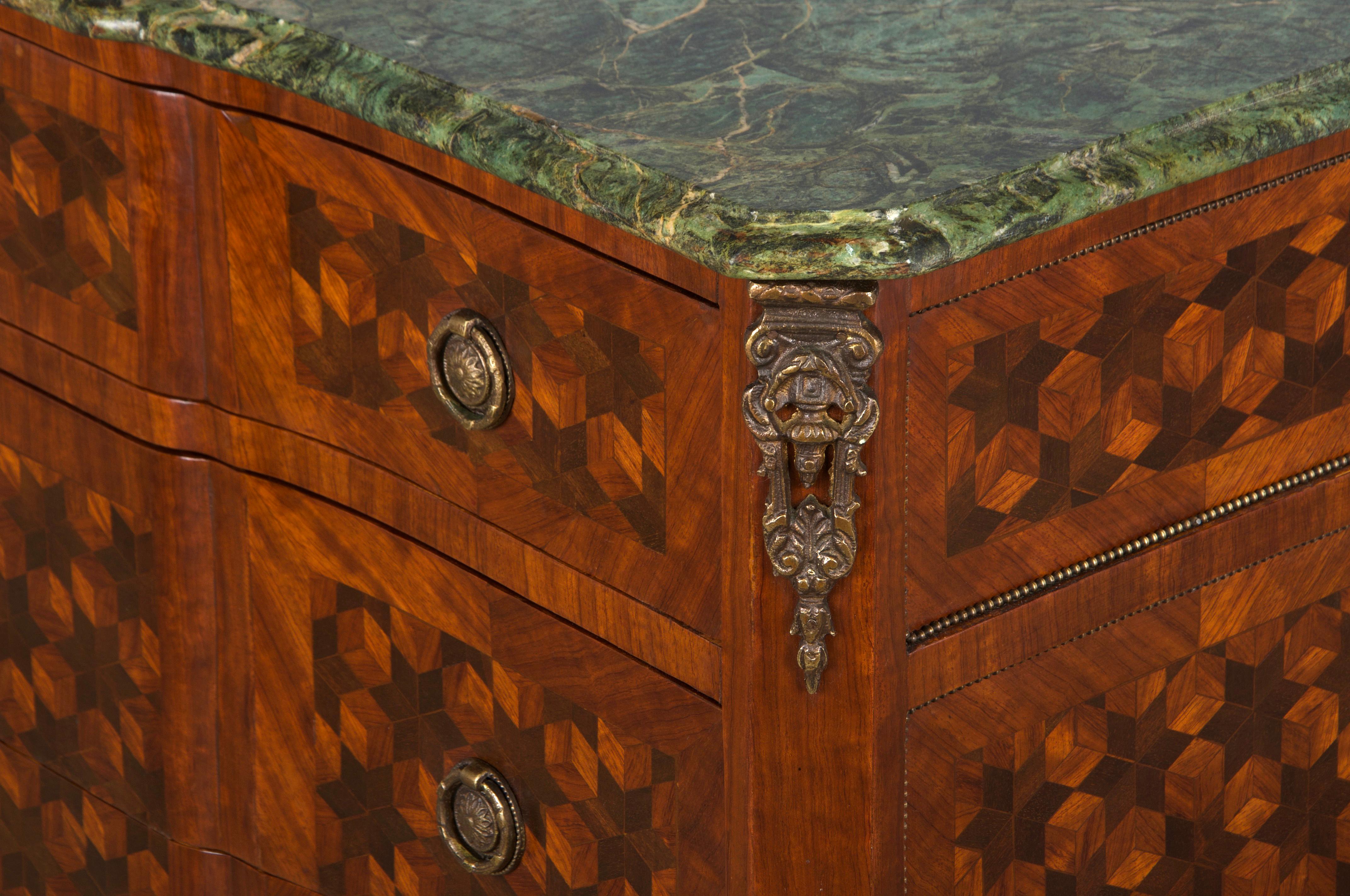 Antique French Louis XV Style Kingwood Marquetry Commode W/ Green Marble in vendita 7