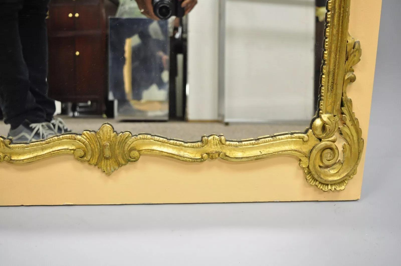 Antique French Louis XV Style Grande specchio da parete Trumeau in legno dorato e color pesca in vendita 4