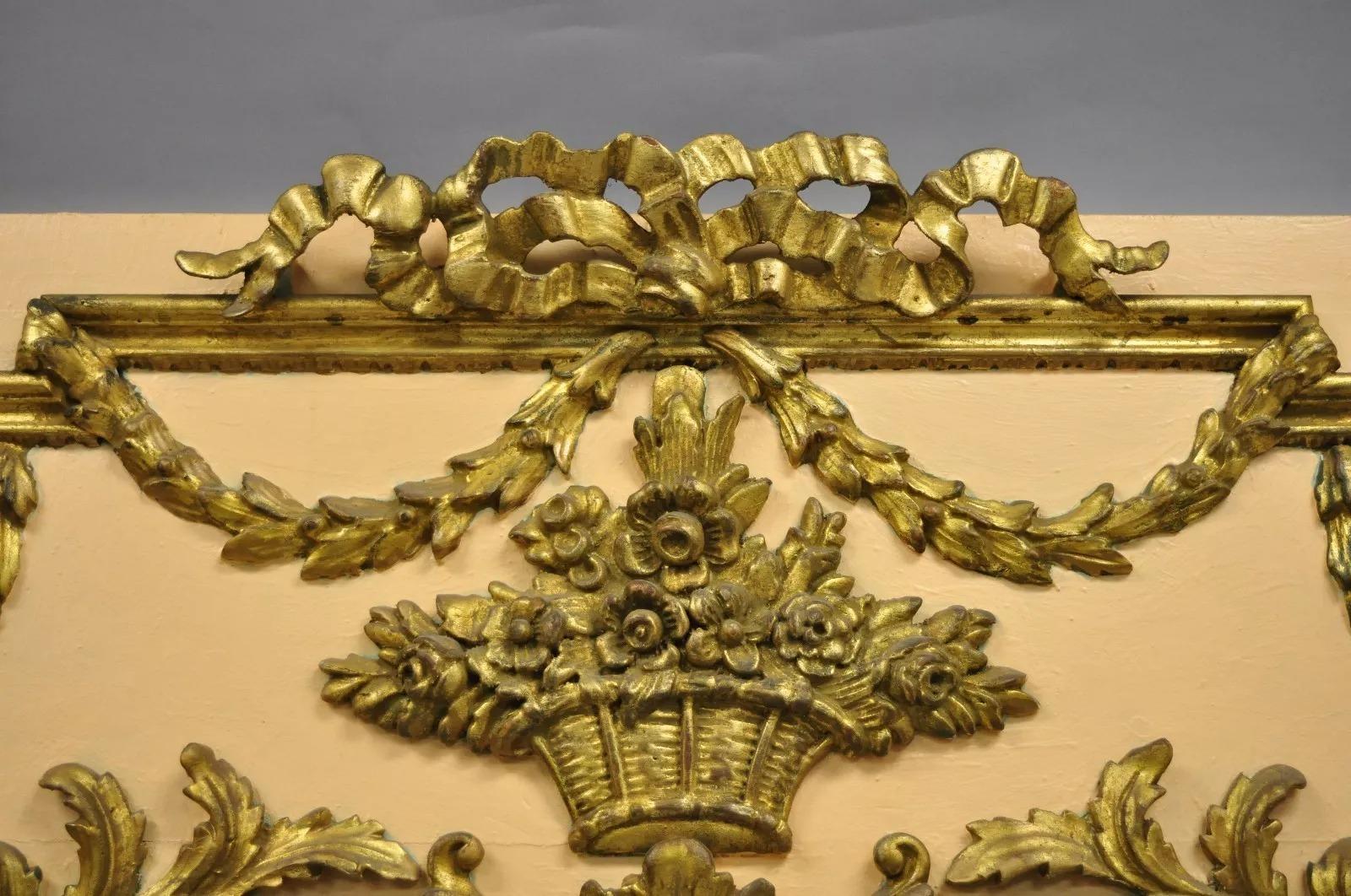 Luigi XV Antique French Louis XV Style Grande specchio da parete Trumeau in legno dorato e color pesca in vendita