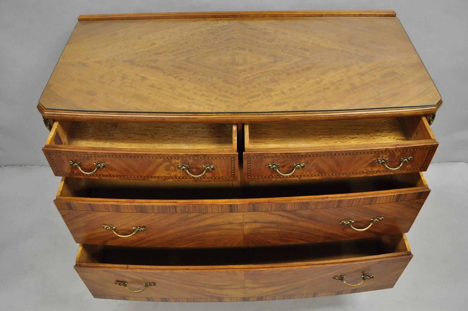 Antique French Louis XV Style Mahogany Satinwood Inlay 4 Drawer Dresser by Sligh in vendita 5