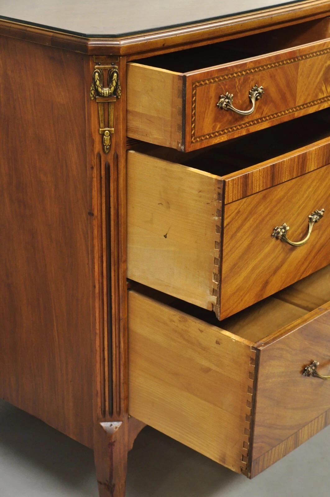 Vetro Antique French Louis XV Style Mahogany Satinwood Inlay 4 Drawer Dresser by Sligh in vendita