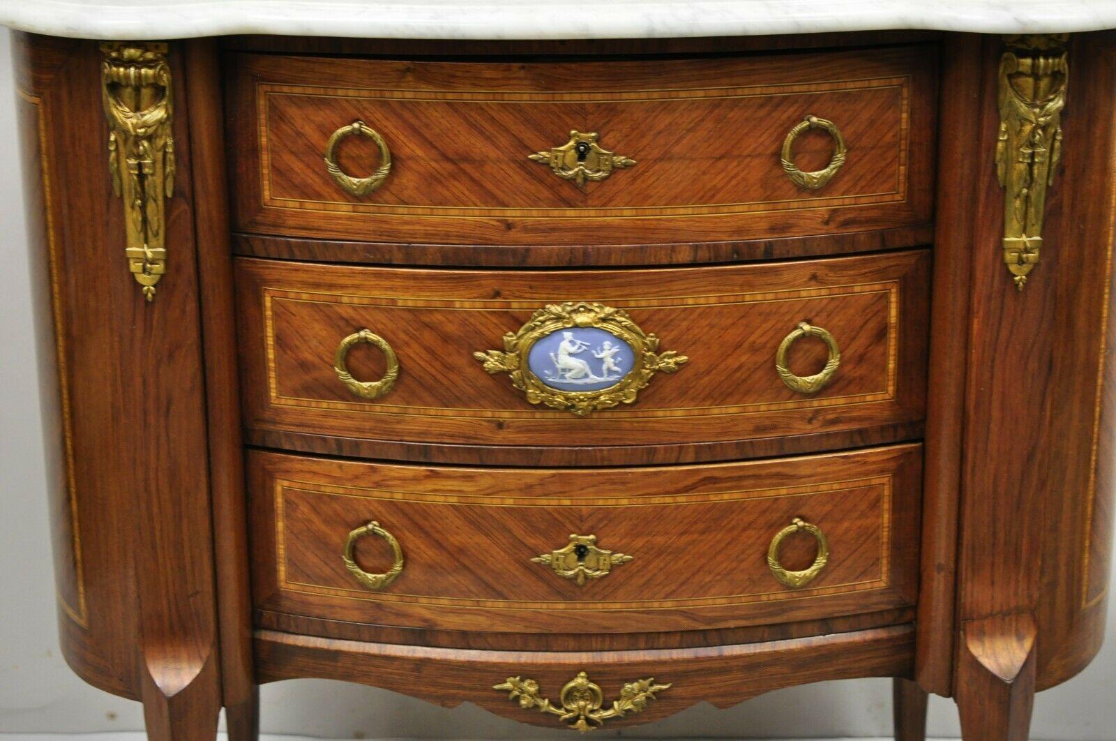 Antique French Louis XV Style Marble Top Bombe Commode Nightstand Bronze Ormolu In Good Condition For Sale In Philadelphia, PA