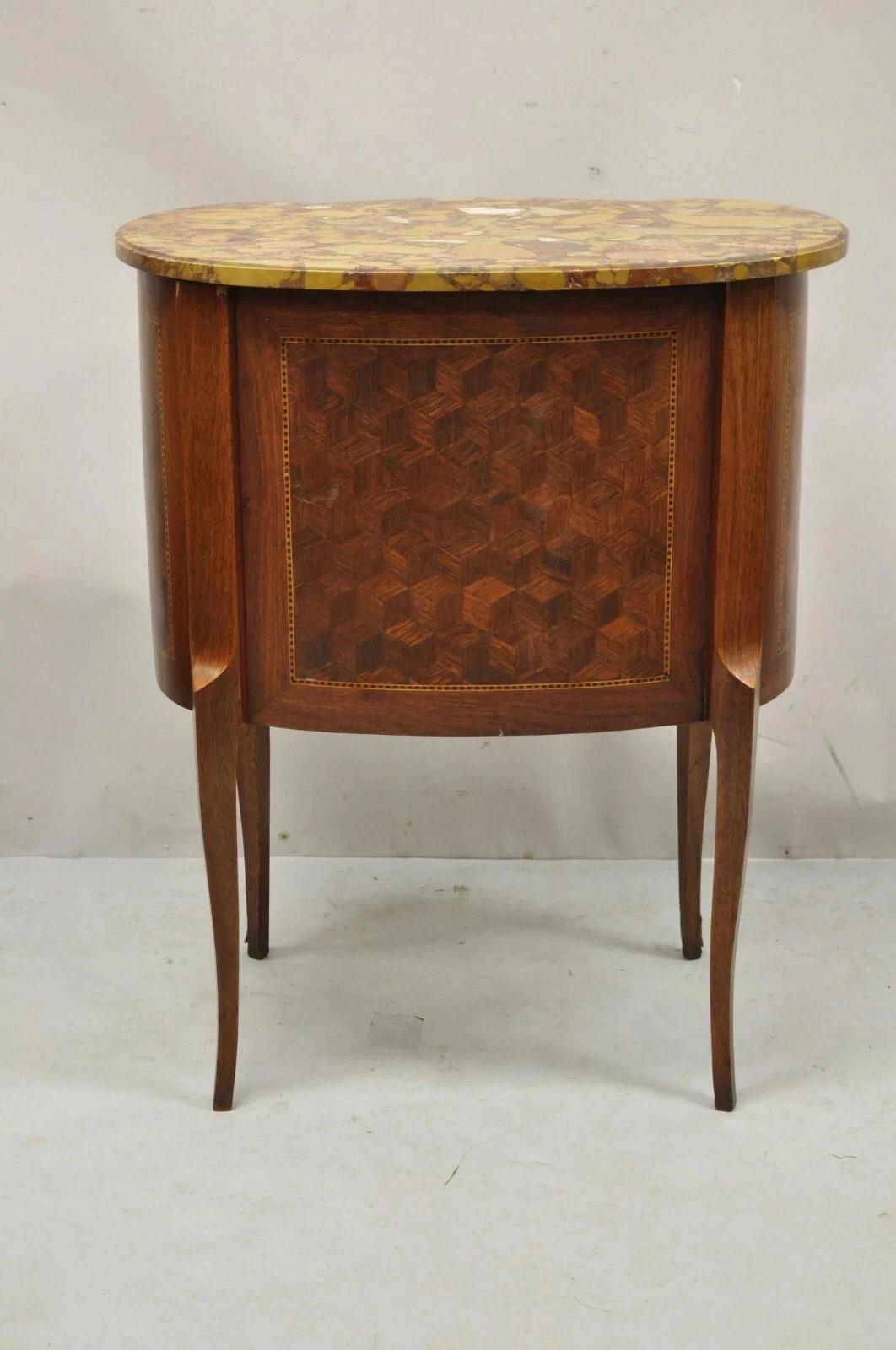 Antique French French Louis XV Style Marble Top Bombe Commode Nightstand Side Table en vente 4