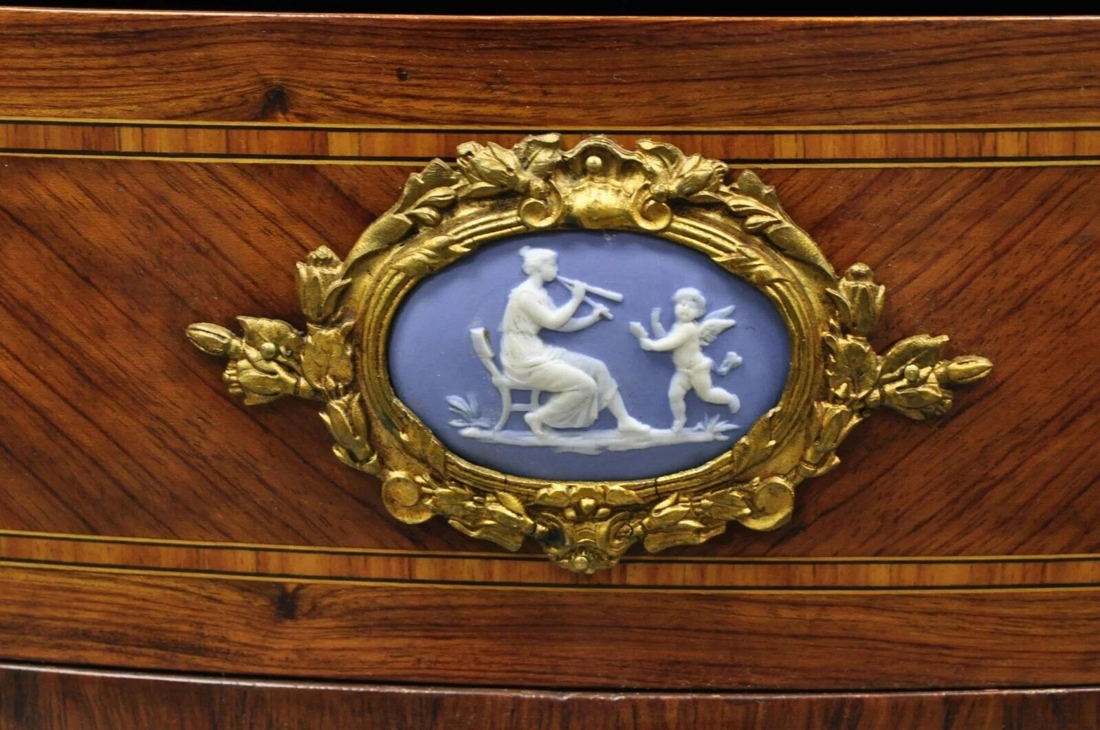 Antique French Louis XV Style Marble Top Bronze Ormolu Bombe Commode Nightstand en vente 5