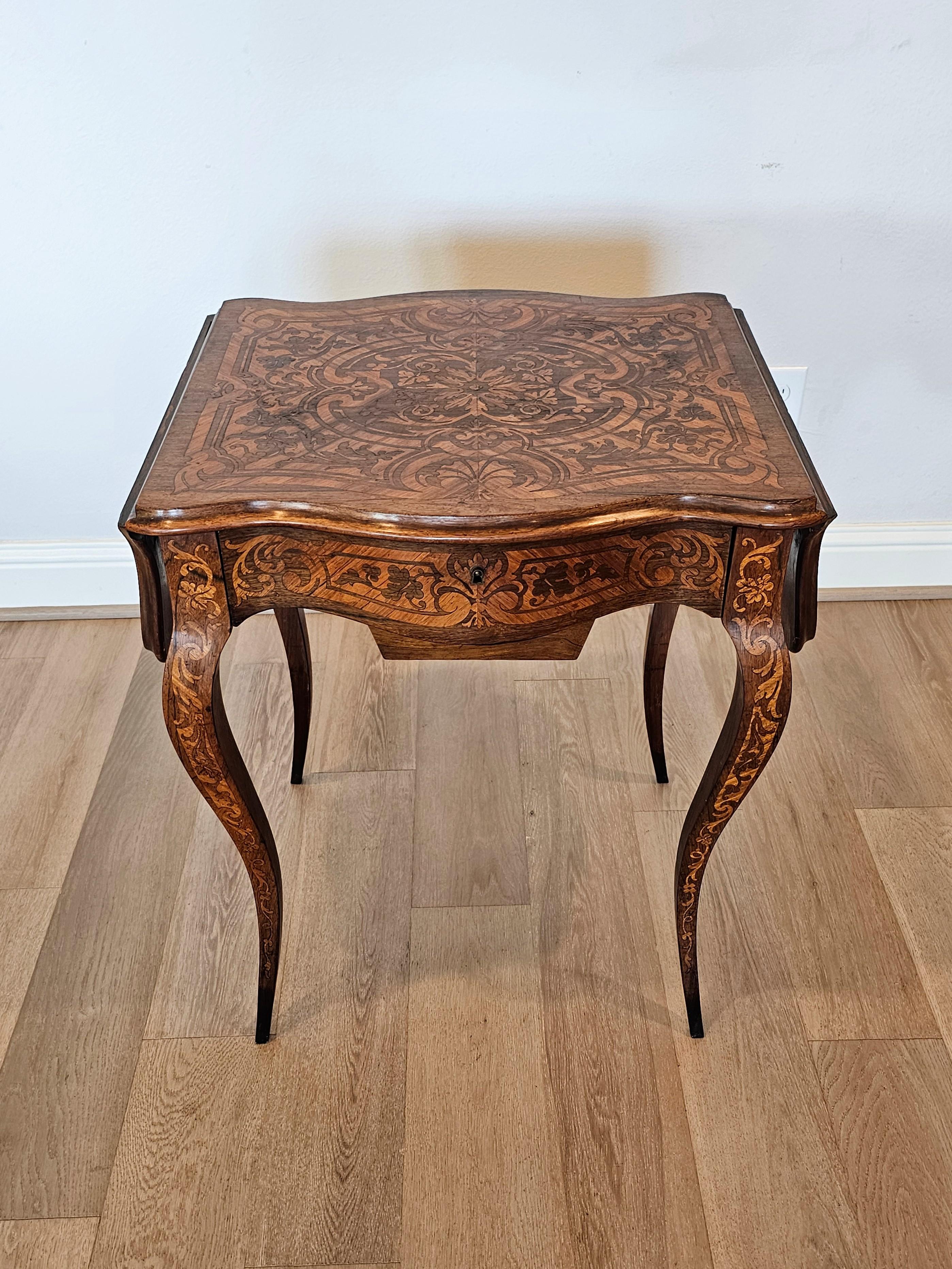 Antique French Mesa Auxiliar de Marquetería de Hoja Caída Estilo Luis XV para Costura Madera frutal en venta