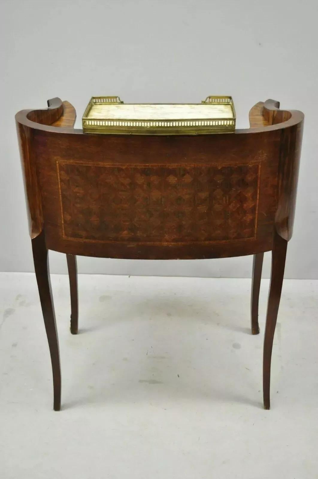 Ancien bureau français de style Louis XV incrusté de marqueterie Demilune en vente 5
