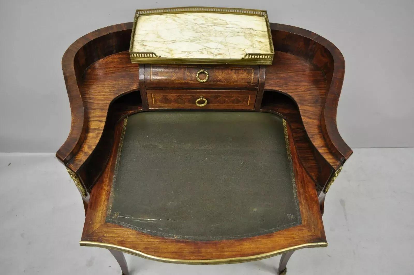Bronze Ancien bureau français de style Louis XV incrusté de marqueterie Demilune en vente