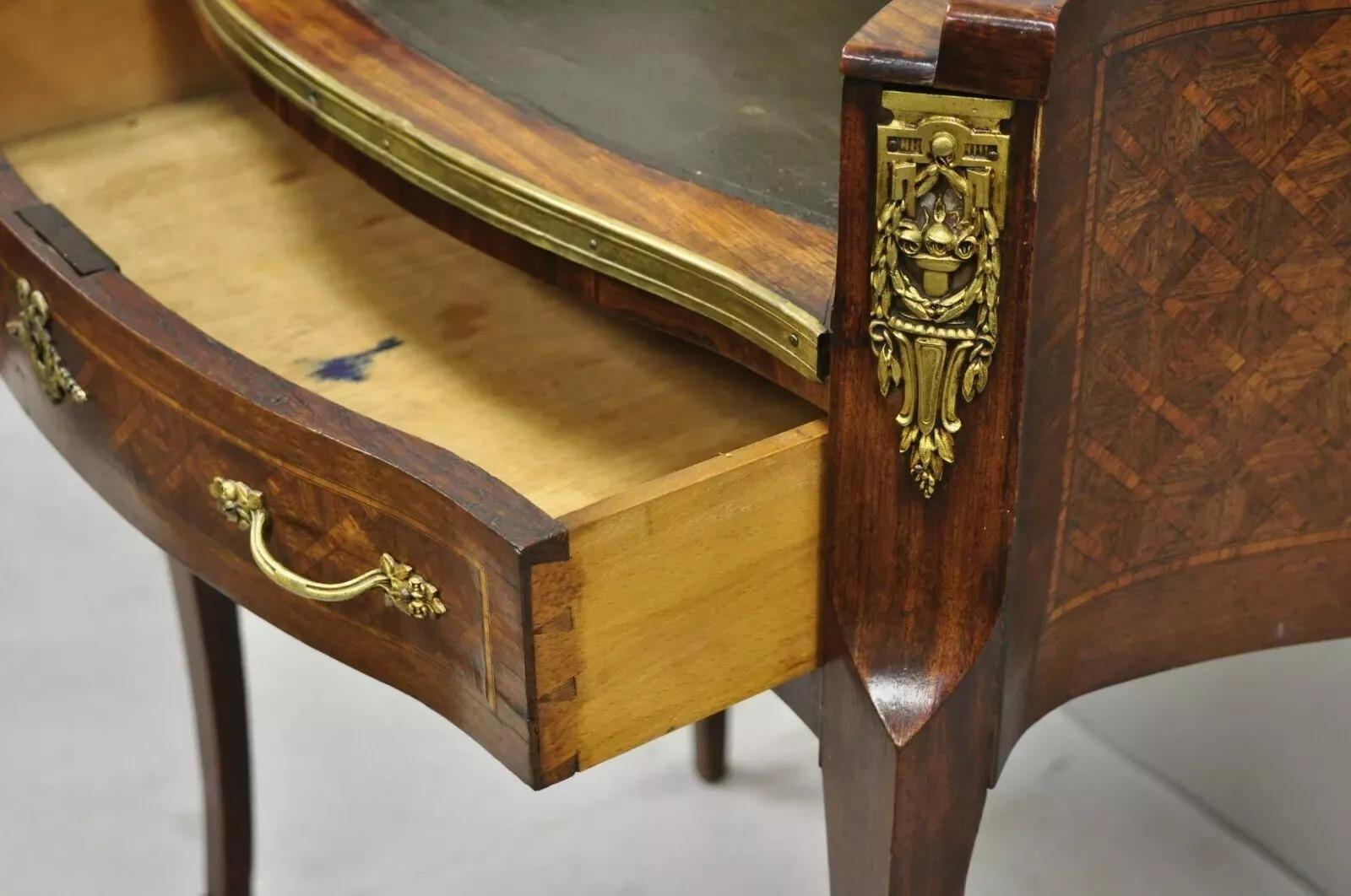 Ancien bureau français de style Louis XV incrusté de marqueterie Demilune en vente 2