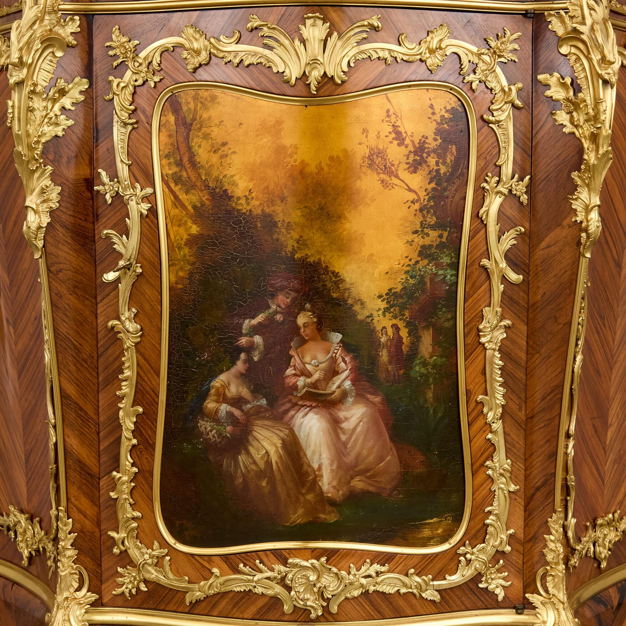 Antiguo Armario Montado Francés Estilo Louis XV de Ormolu y Vernis Martin Vaciado en venta