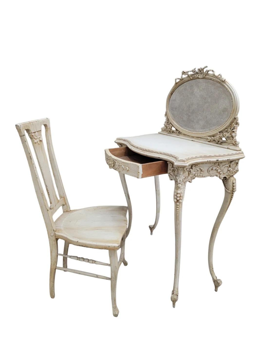 Ancienne table de toilette sculptée de style Louis XV française avec chaise en vente 12