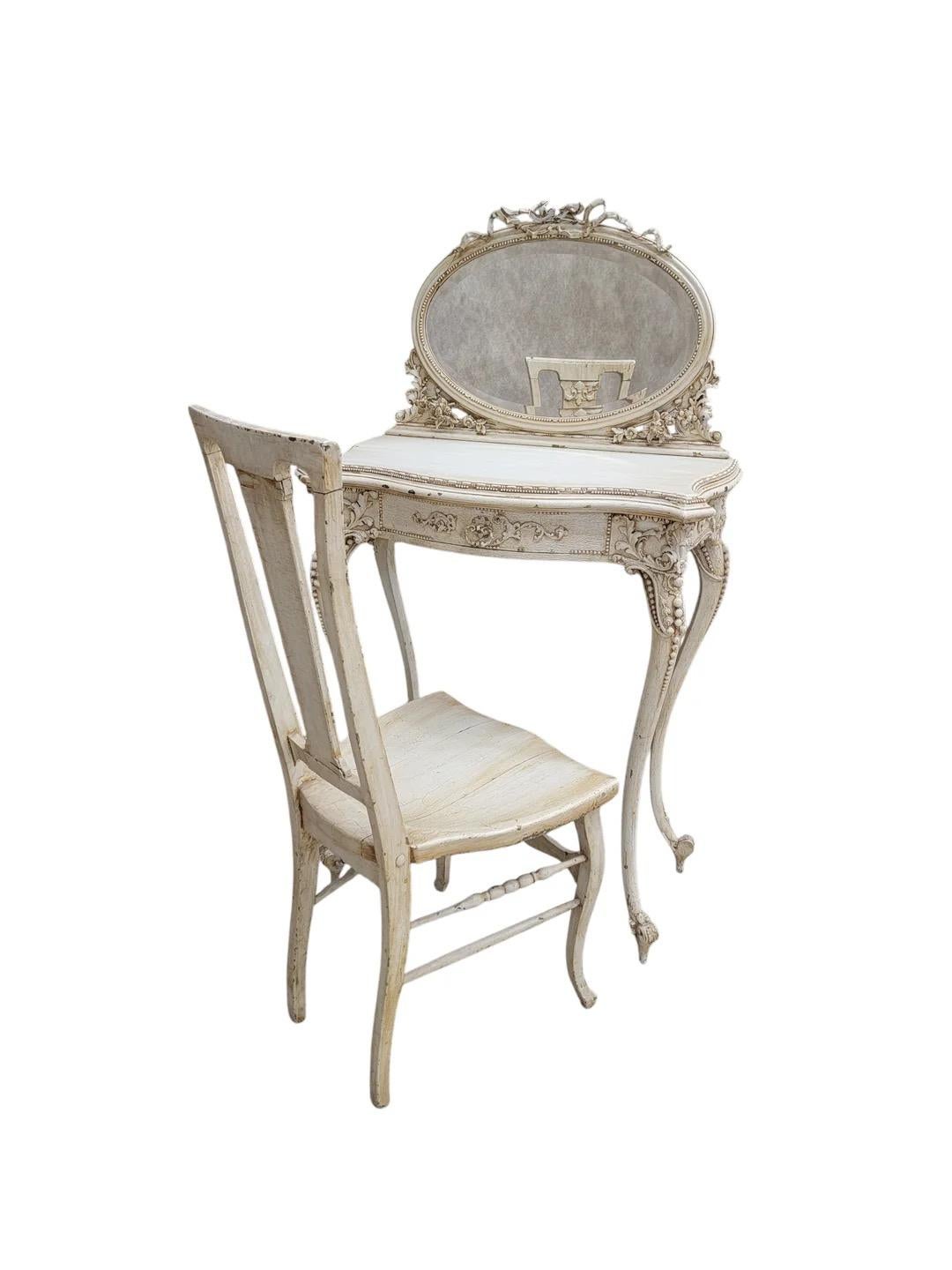 Ancienne table de toilette sculptée de style Louis XV française avec chaise Bon état - En vente à Chicago, IL