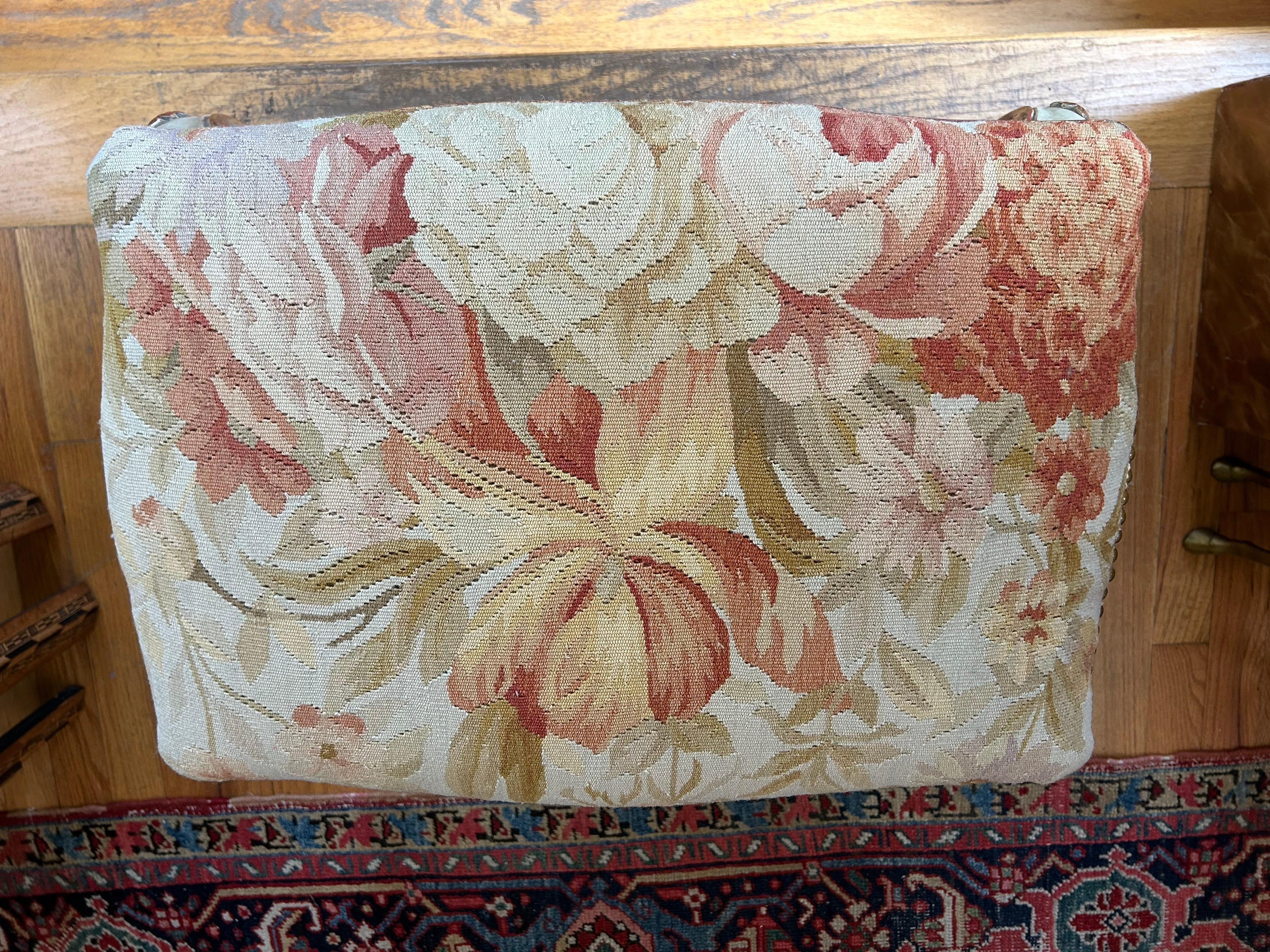 Antique pouf français de style Louis XV en vente 1