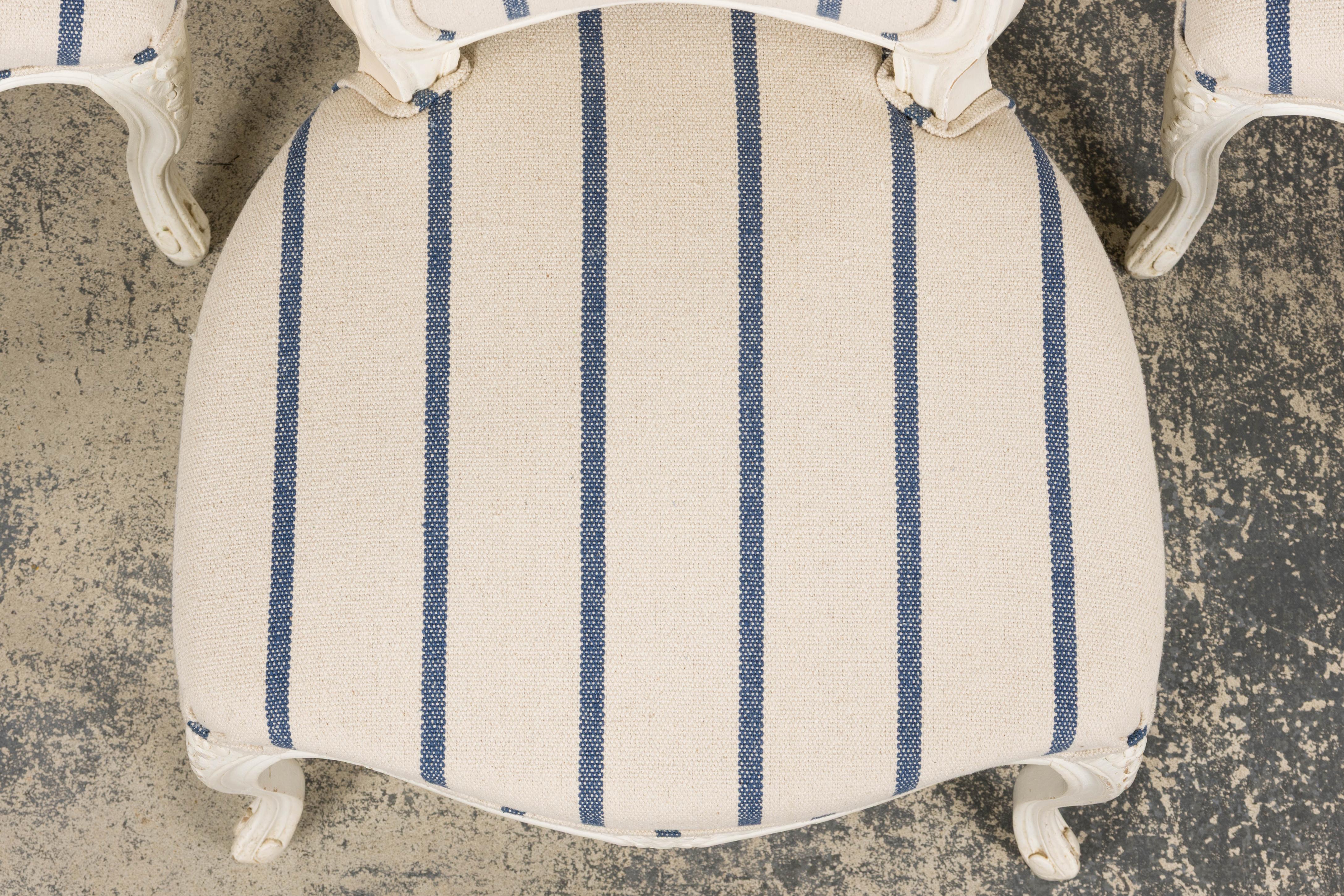 Peint à la main Antique French Louis XV Style Painted Dining Chairs in Blue Stripe- Set of 8 en vente