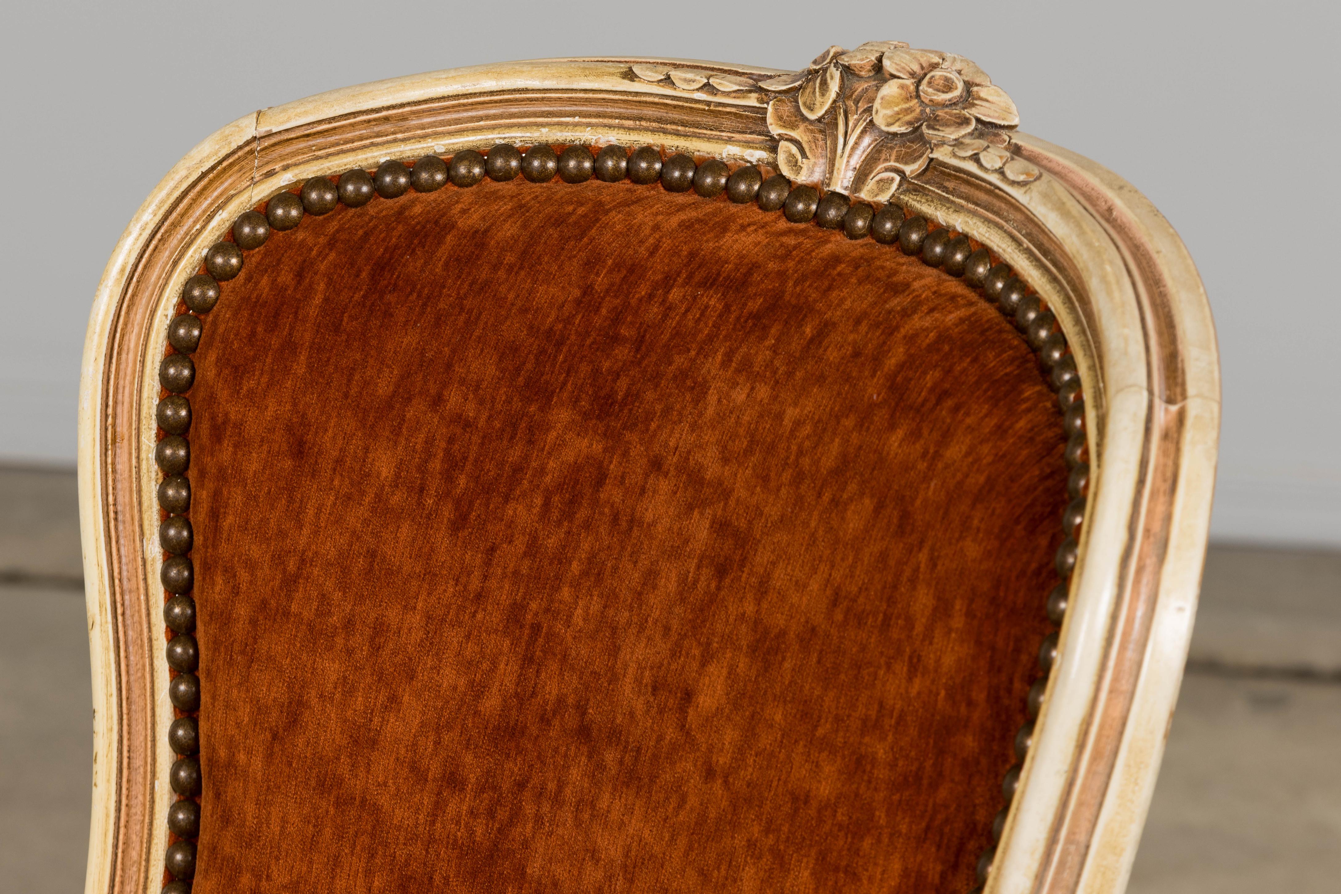Antique French Louis XV Stil gemalt Esszimmerstühle In Rust Stoff - Set von 6 im Angebot 1