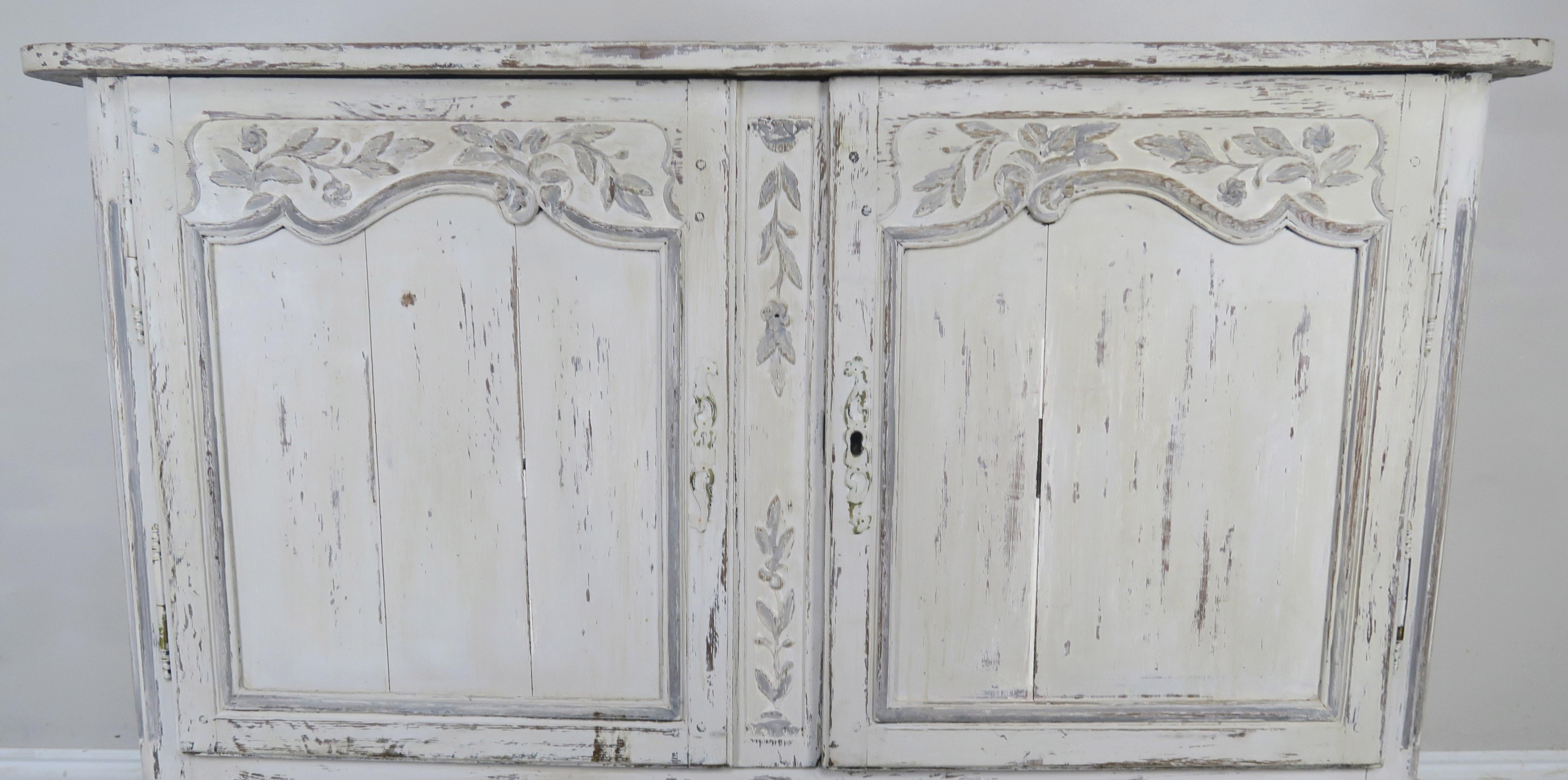 Antique French Louis XV Style Painted Wedding Armoire In Distressed Condition In Los Angeles, CA