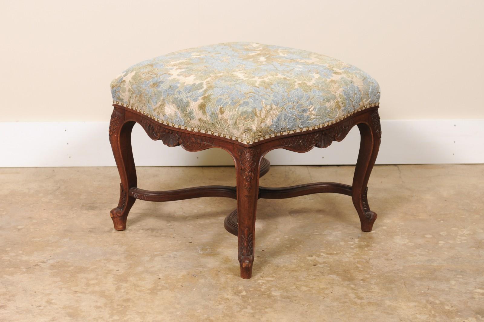 20ième siècle Tabouret provincial français ancien de style Louis XV en vachette et tout tissu Walden en vente