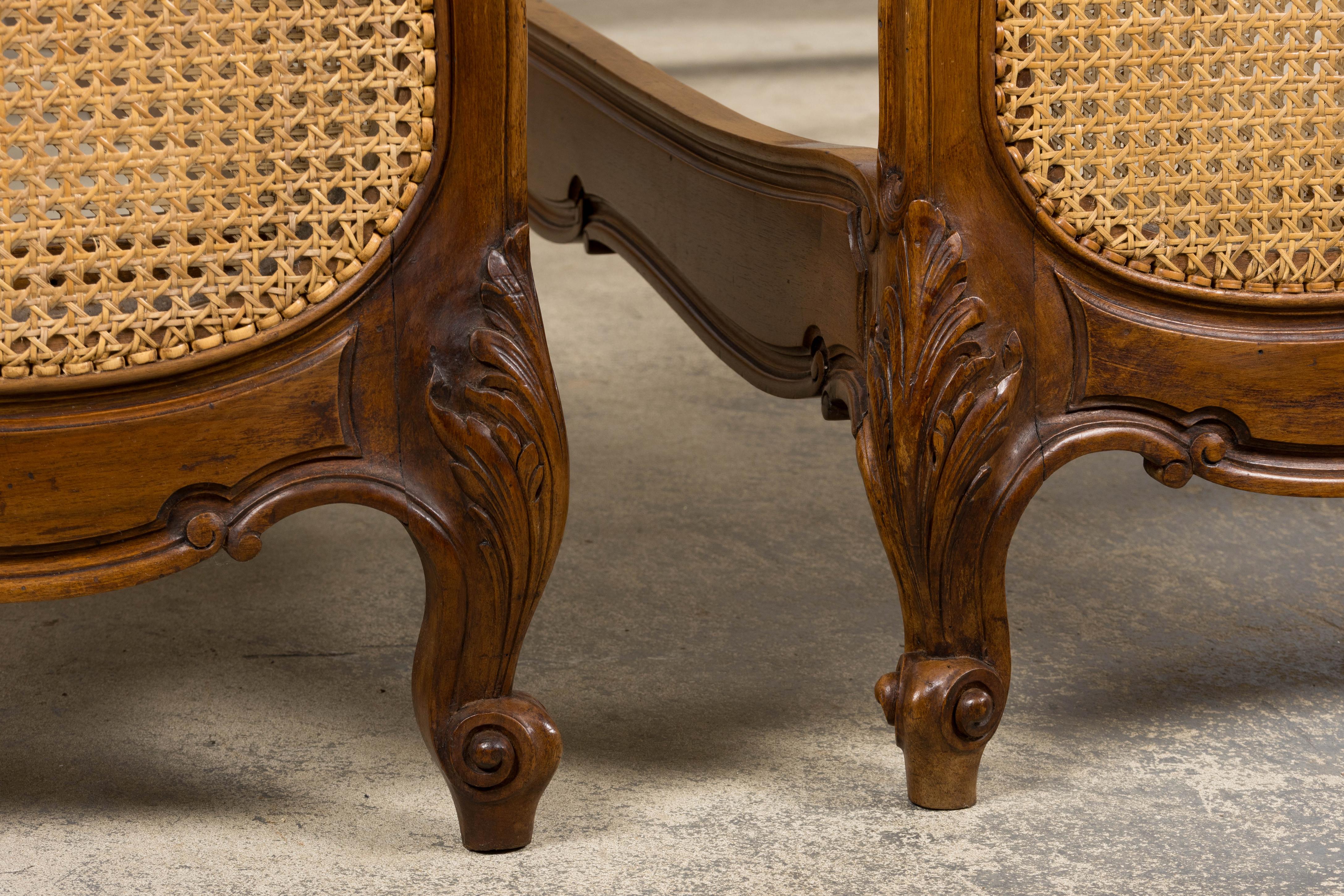 Antique French Louis XV Style Provincial Walnut Twin Size Bed Frames - A Pair in vendita 2