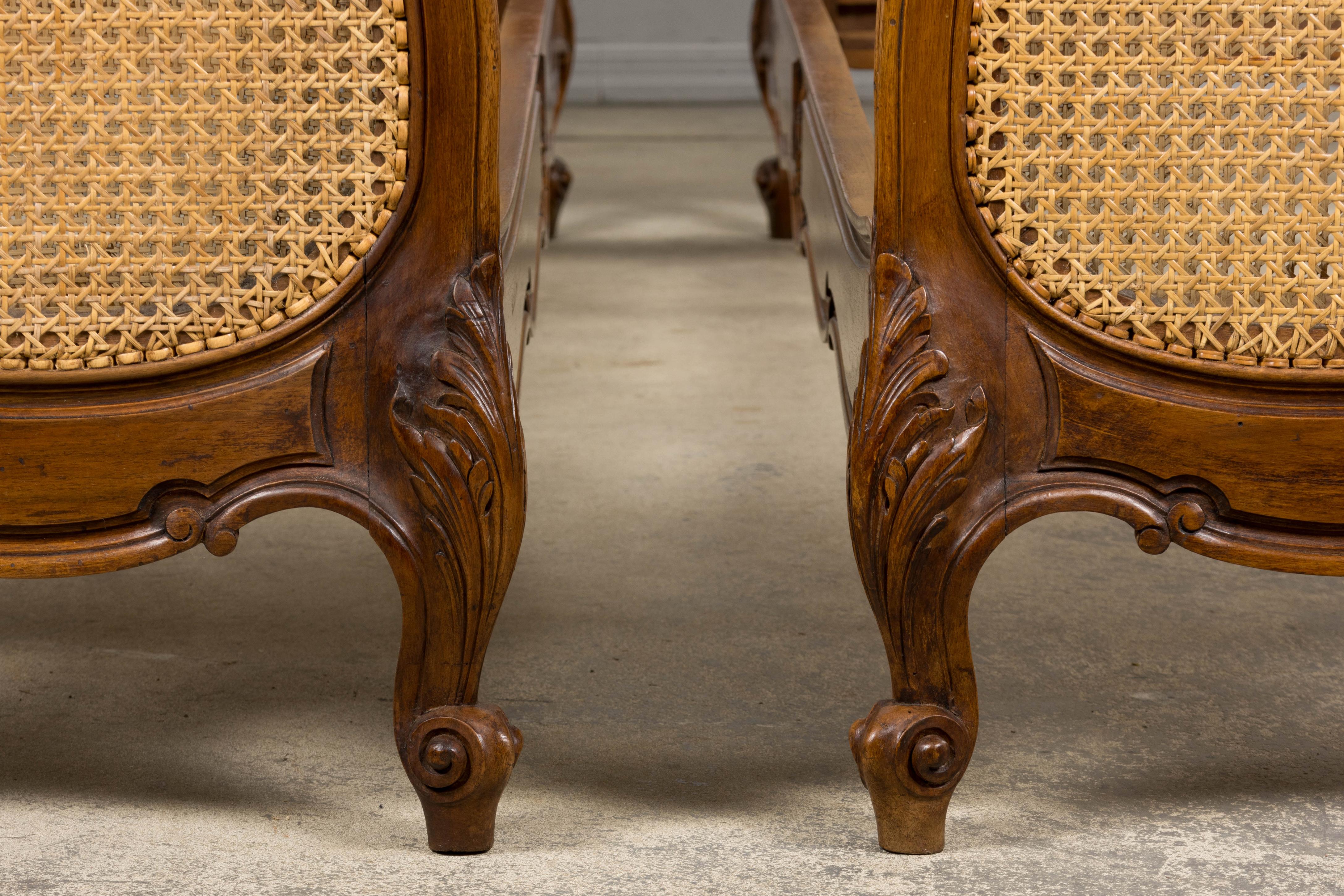 Antique French Louis XV Style Provincial Walnut Twin Size Bed Frames - A Pair In condizioni buone in vendita a Astoria, NY
