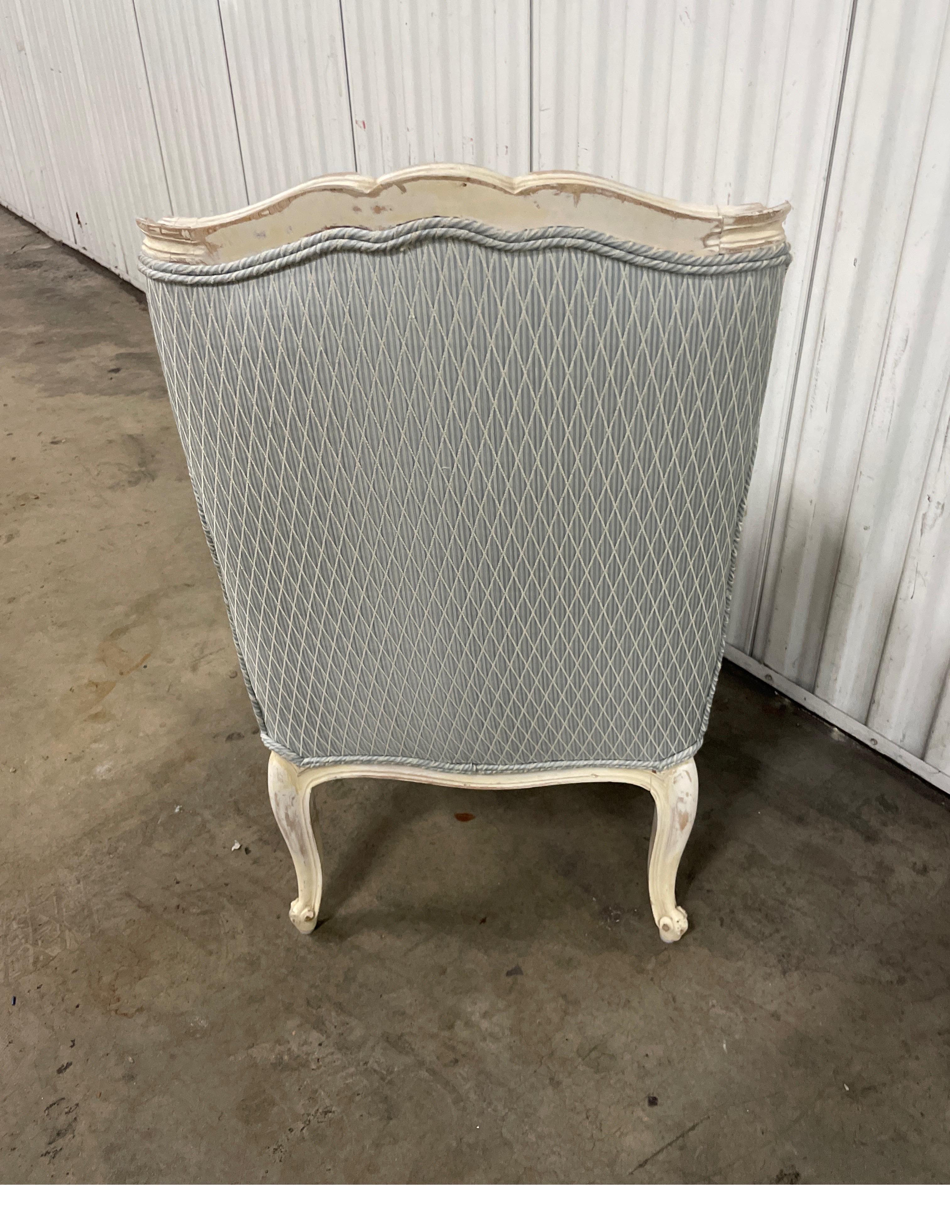 Antique French Louis XV Style Slipper Chair In Good Condition For Sale In West Palm Beach, FL