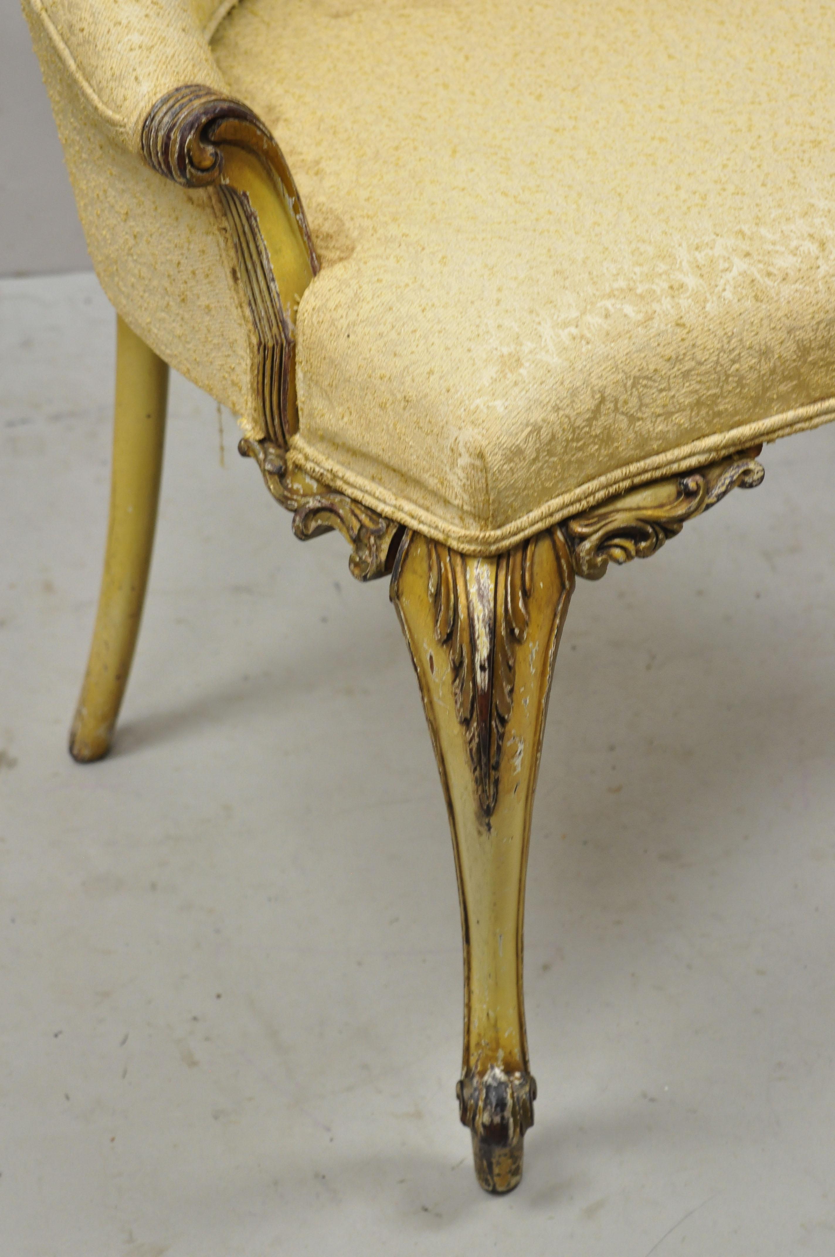 Antique French Louis XV Style Upholstered Cream Painted Vanity Side Accent Chair In Good Condition For Sale In Philadelphia, PA