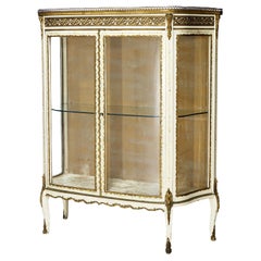 Antike französische Vitrine im Stil Louis XV mit Ormolu-Beschlägen, um 1900