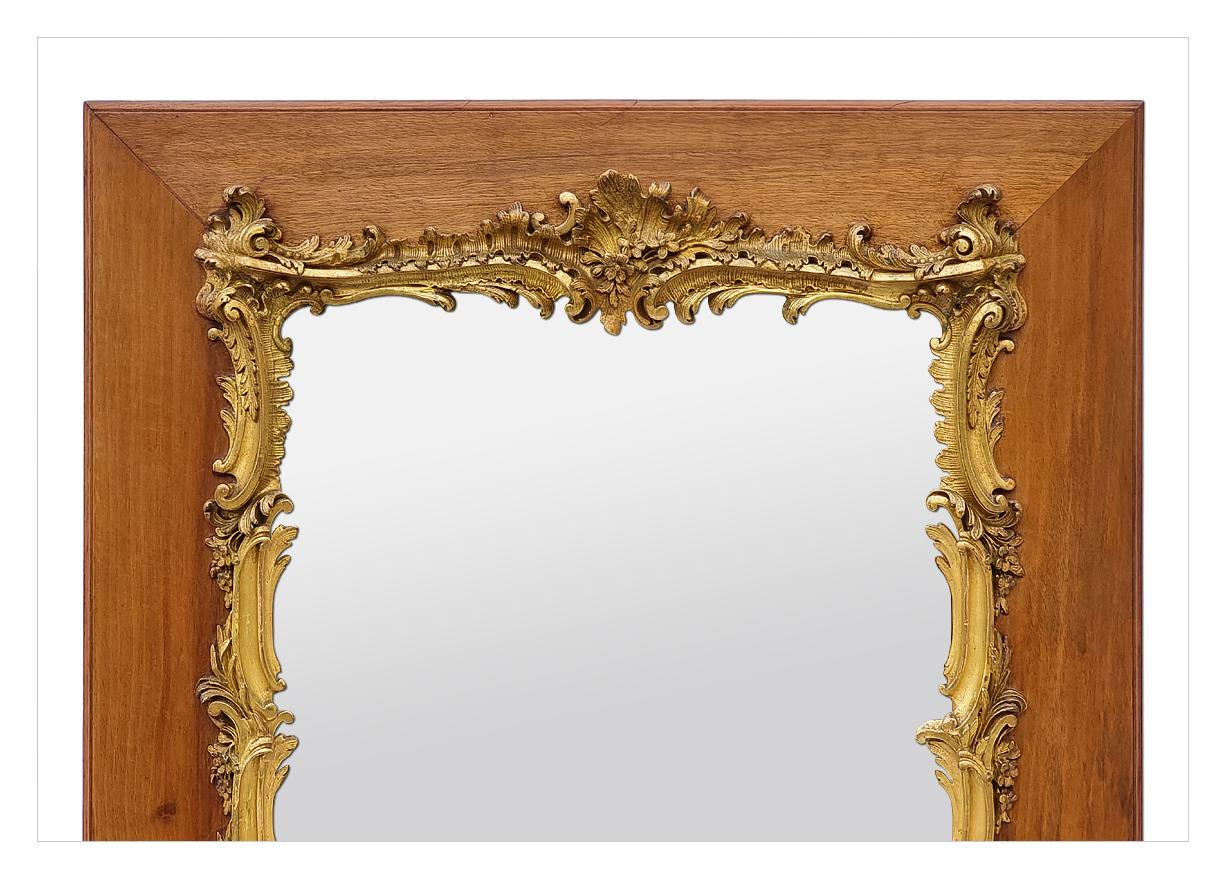 Français Antique Wall Mirror français de style Louis XV, Wood and Gilded Ornaments, circa 1890 en vente