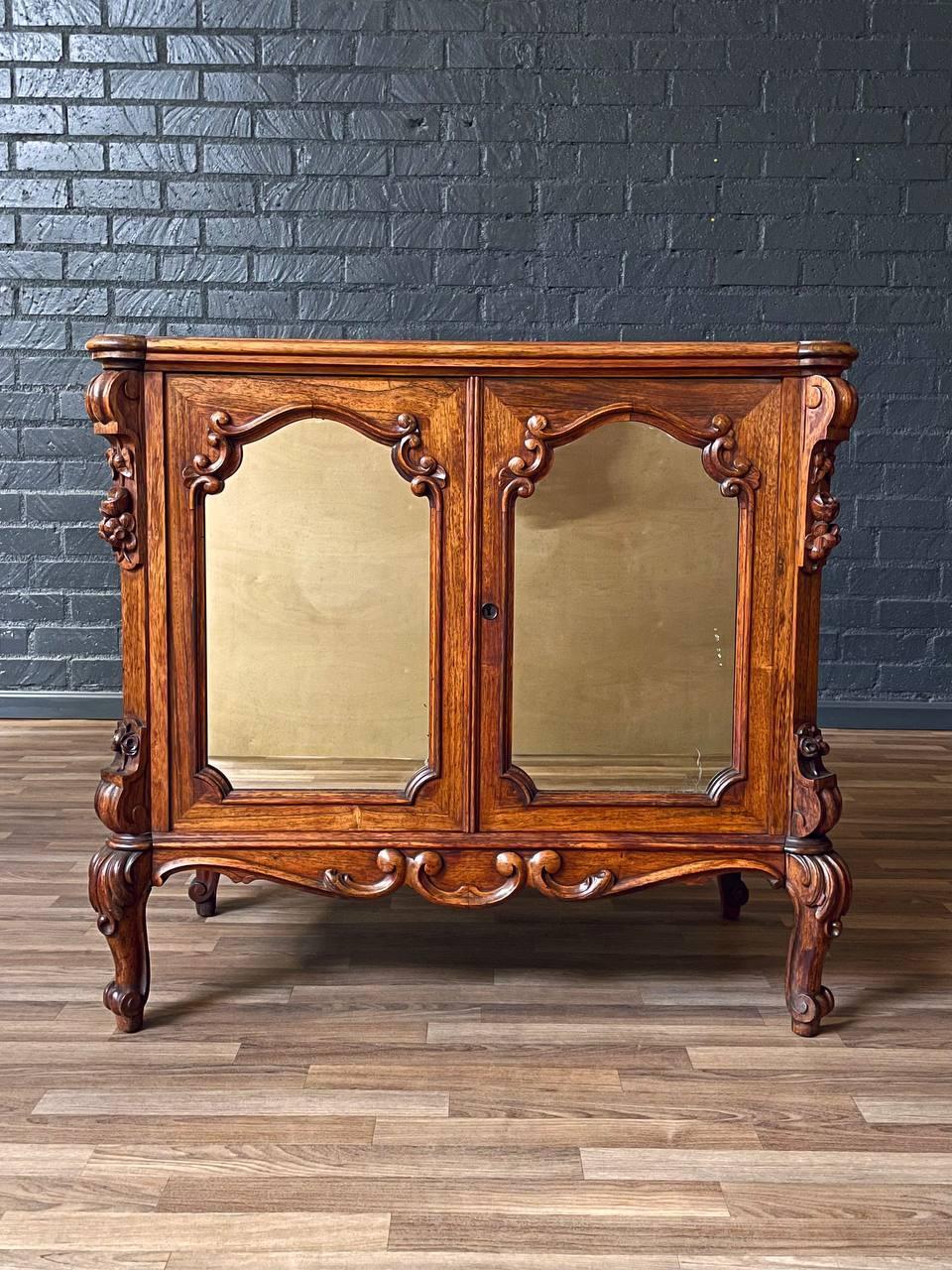 Luigi XV Antique French Louis XV Style Walnut Cabinet w/ Mirrored Doors in vendita