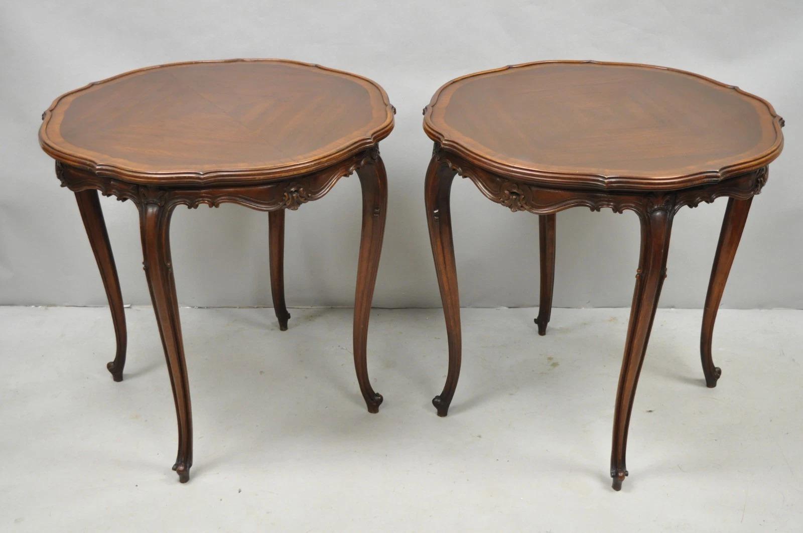 Antique French Louis XV Style Walnut Round Turtle Top Occasional Side Table Pair For Sale 8