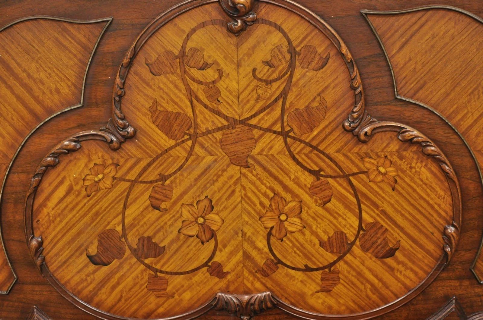 Antique French Louis XV Style Walnut Satinwood Inlay Twin Bed Frames - a Pair en vente 9