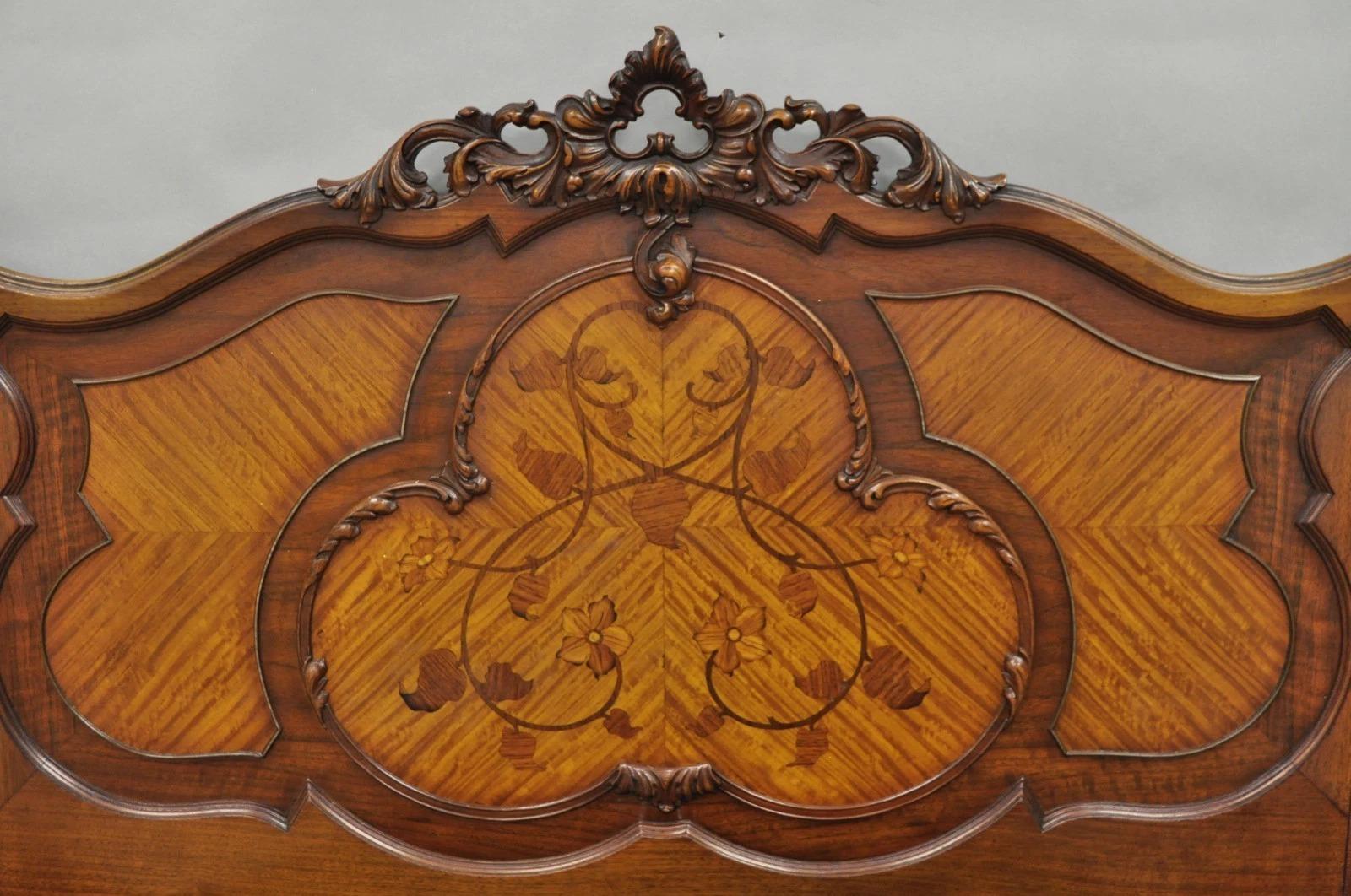 Antique French Louis XV Style Walnut Satinwood Inlay Twin Bed Frames - a Pair Bon état - En vente à Philadelphia, PA