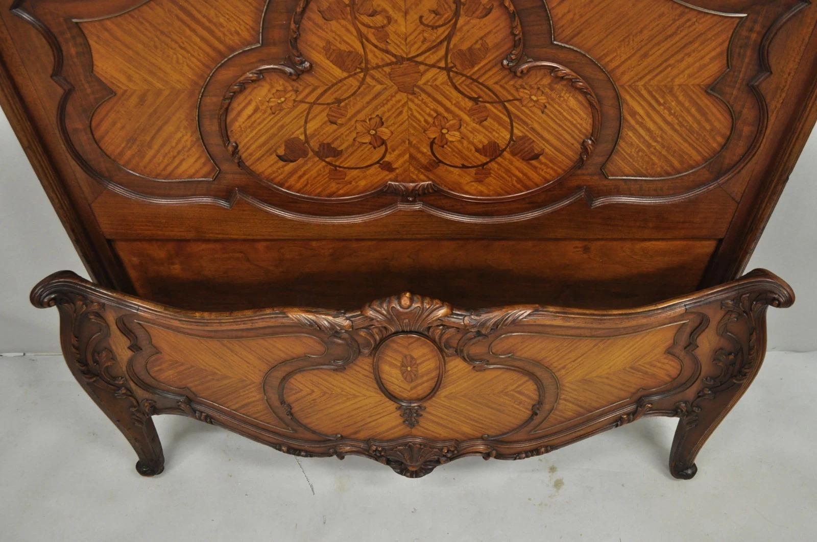 20ième siècle Antique French Louis XV Style Walnut Satinwood Inlay Twin Bed Frames - a Pair en vente