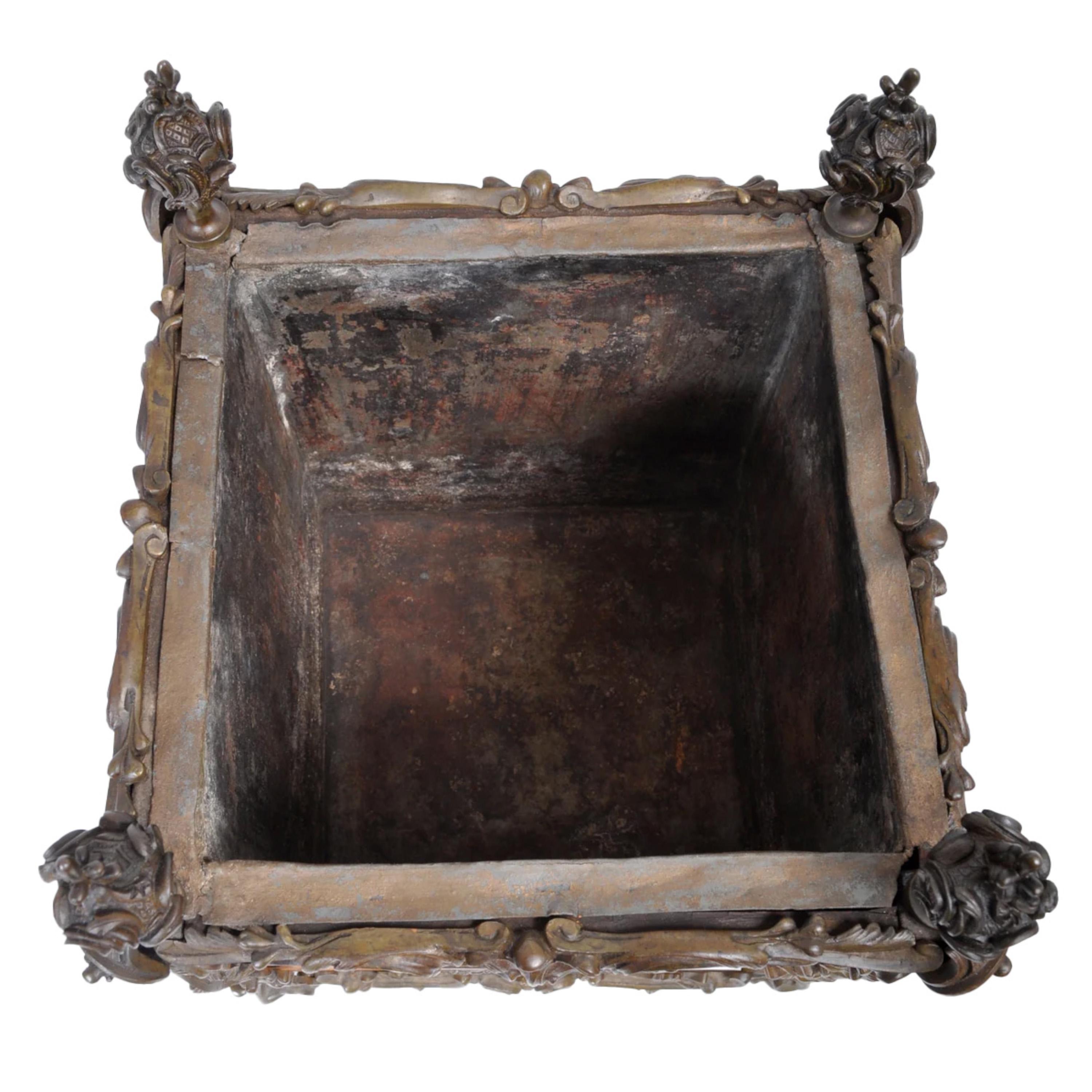 Antique French Louis XV Tulipwood and Sèvres Porcelain Jardinières, circa 1870 For Sale 5