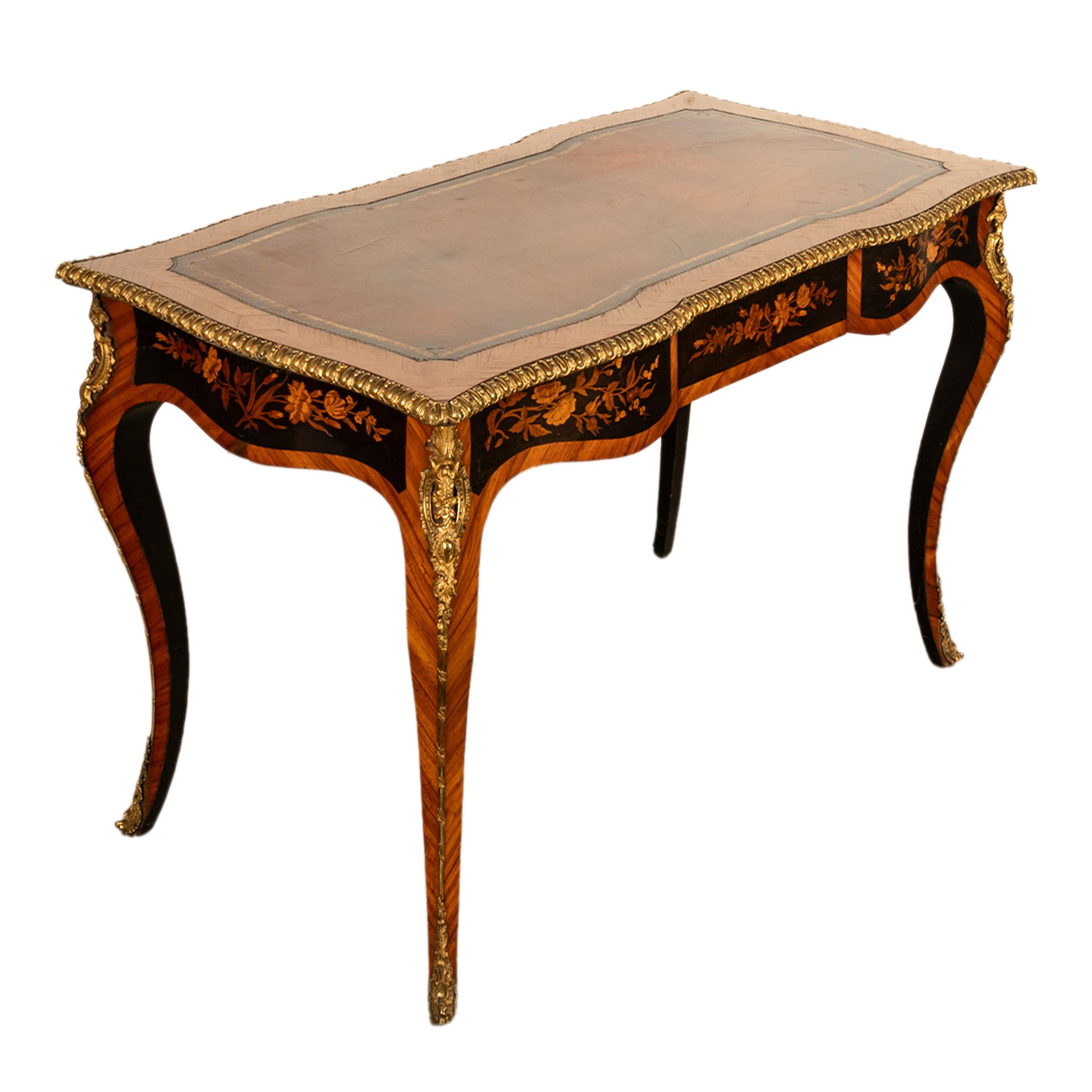 Antique French Louis XV Tulipwood Marquetry Ormolu Bureau Plat Writing Table en venta 3