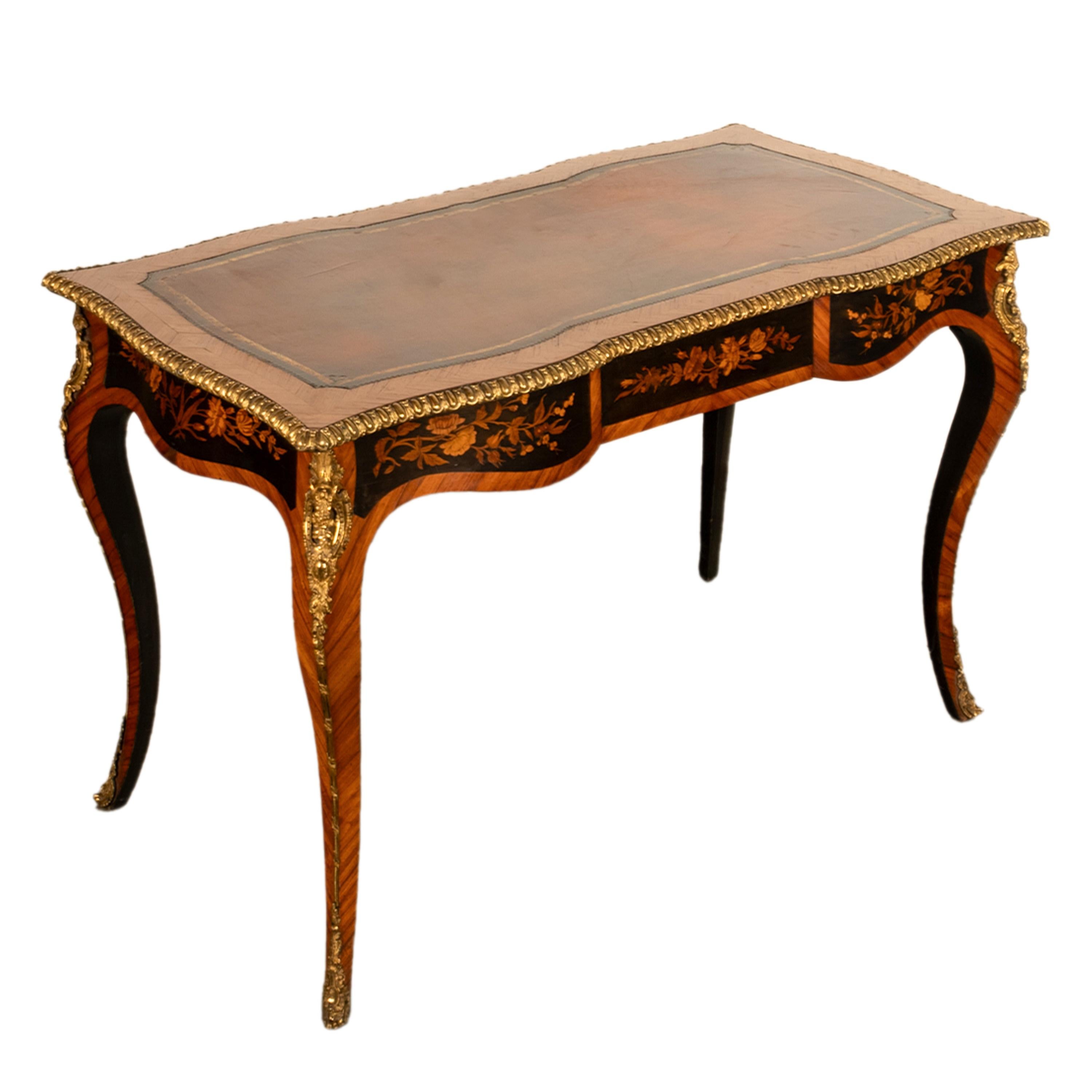 Antique French Louis XV Tulipwood Marquetry Ormolu Bureau Plat Writing Table Luis XV en venta