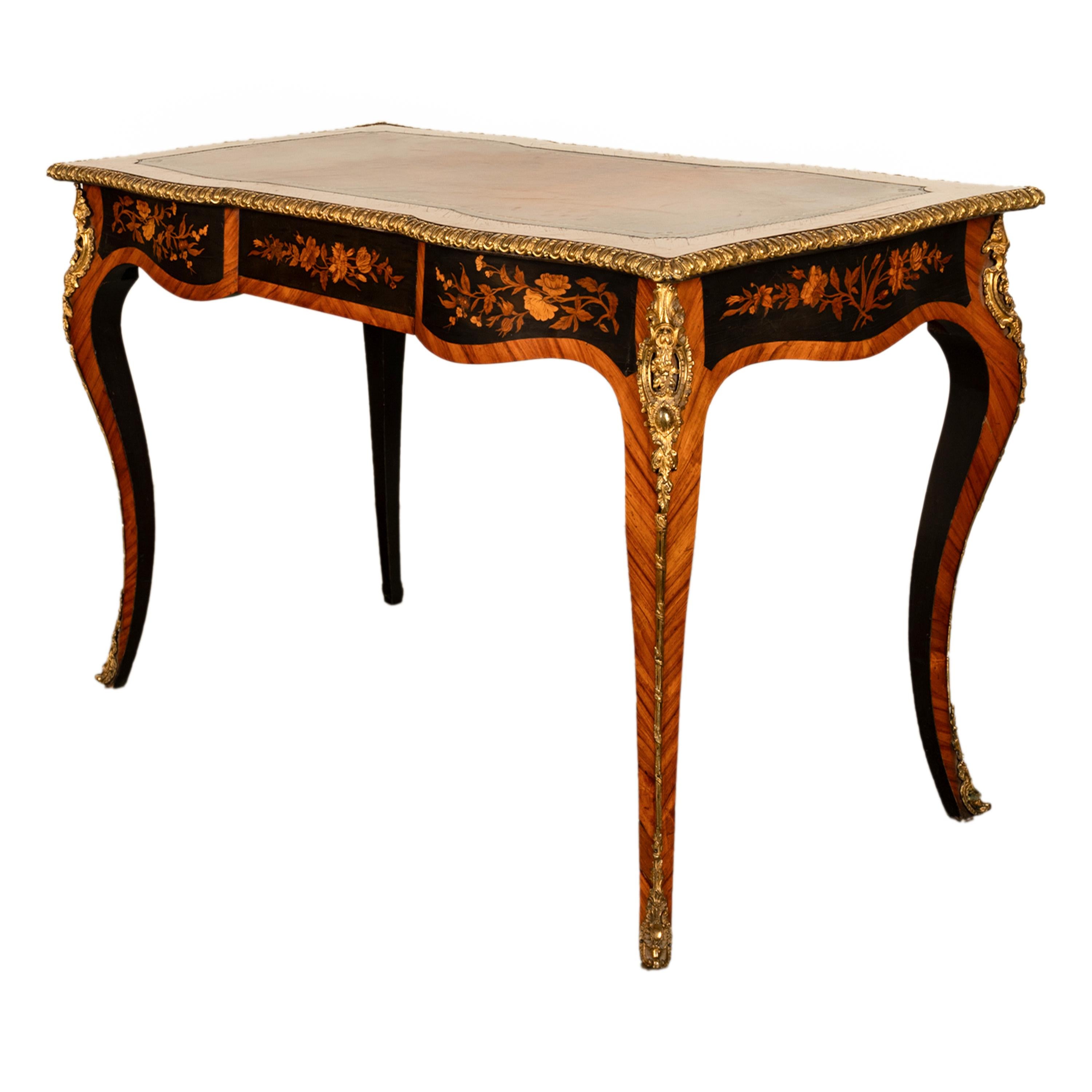 Antique French Louis XV Tulipwood Marquetry Ormolu Bureau Plat Writing Table en venta 1