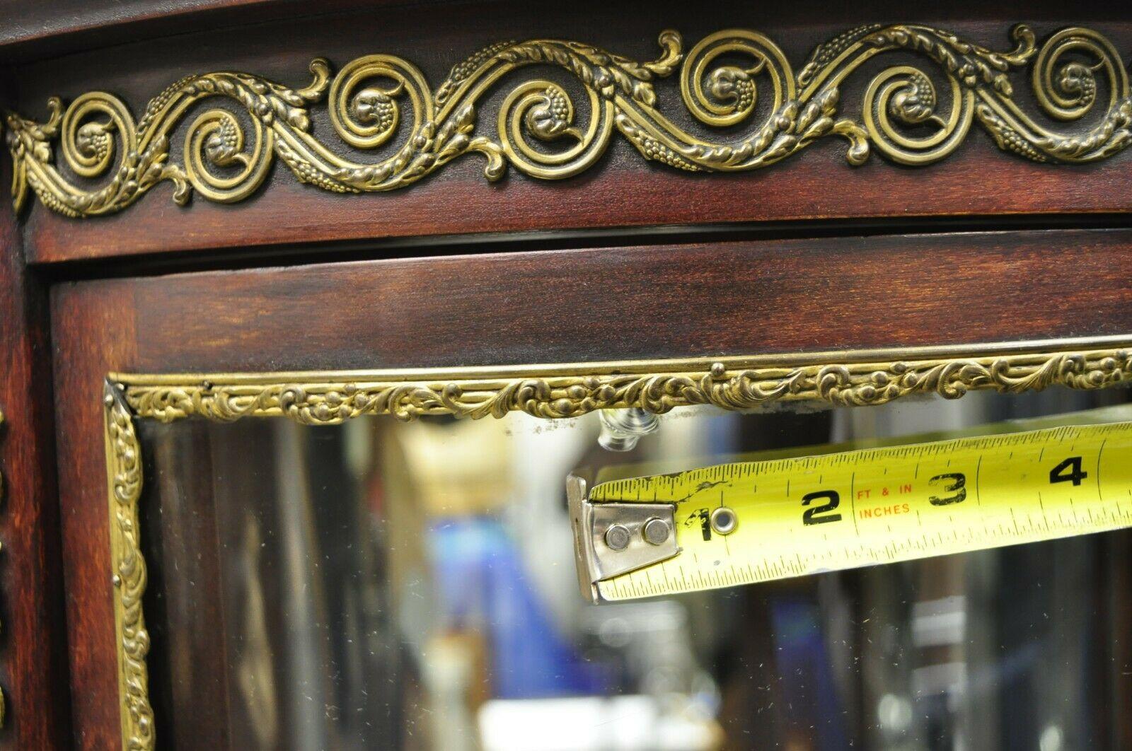 Antique French Louis XV Victorian Mahogany Bowed Glass Curio Vitrine Cabinet 4
