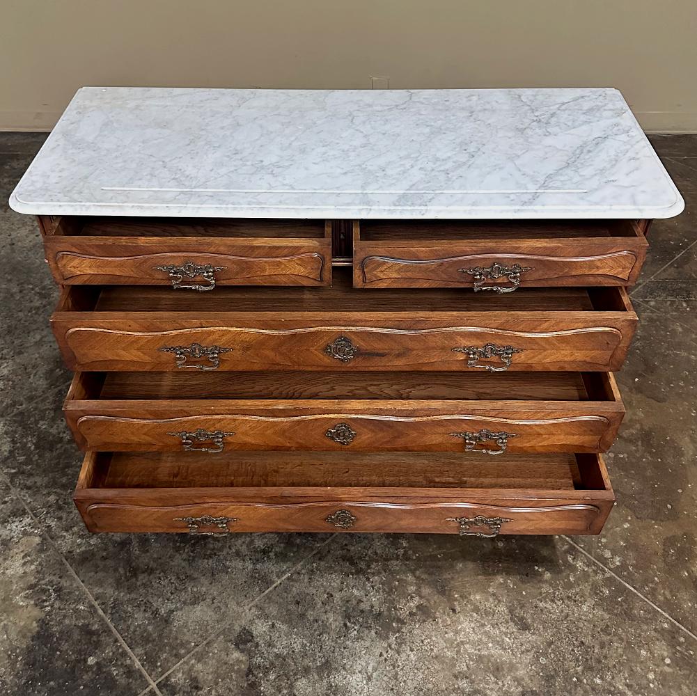 Antique French Louis XV Walnut Commode with Carrara Marble For Sale 5