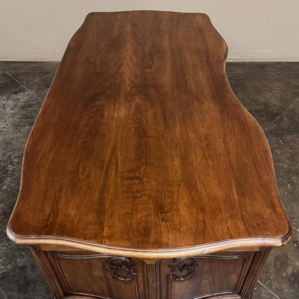 Antique French Louis XV Walnut Serpentine Desk For Sale 7