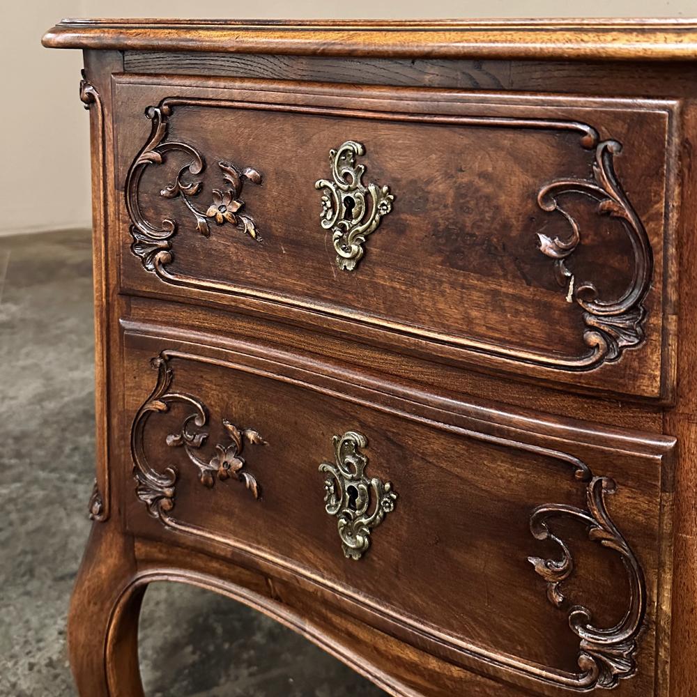 Antique French Louis XV Walnut Serpentine Desk For Sale 9