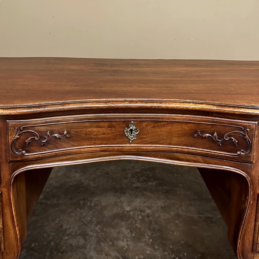Antique French Louis XV Walnut Serpentine Desk For Sale 10
