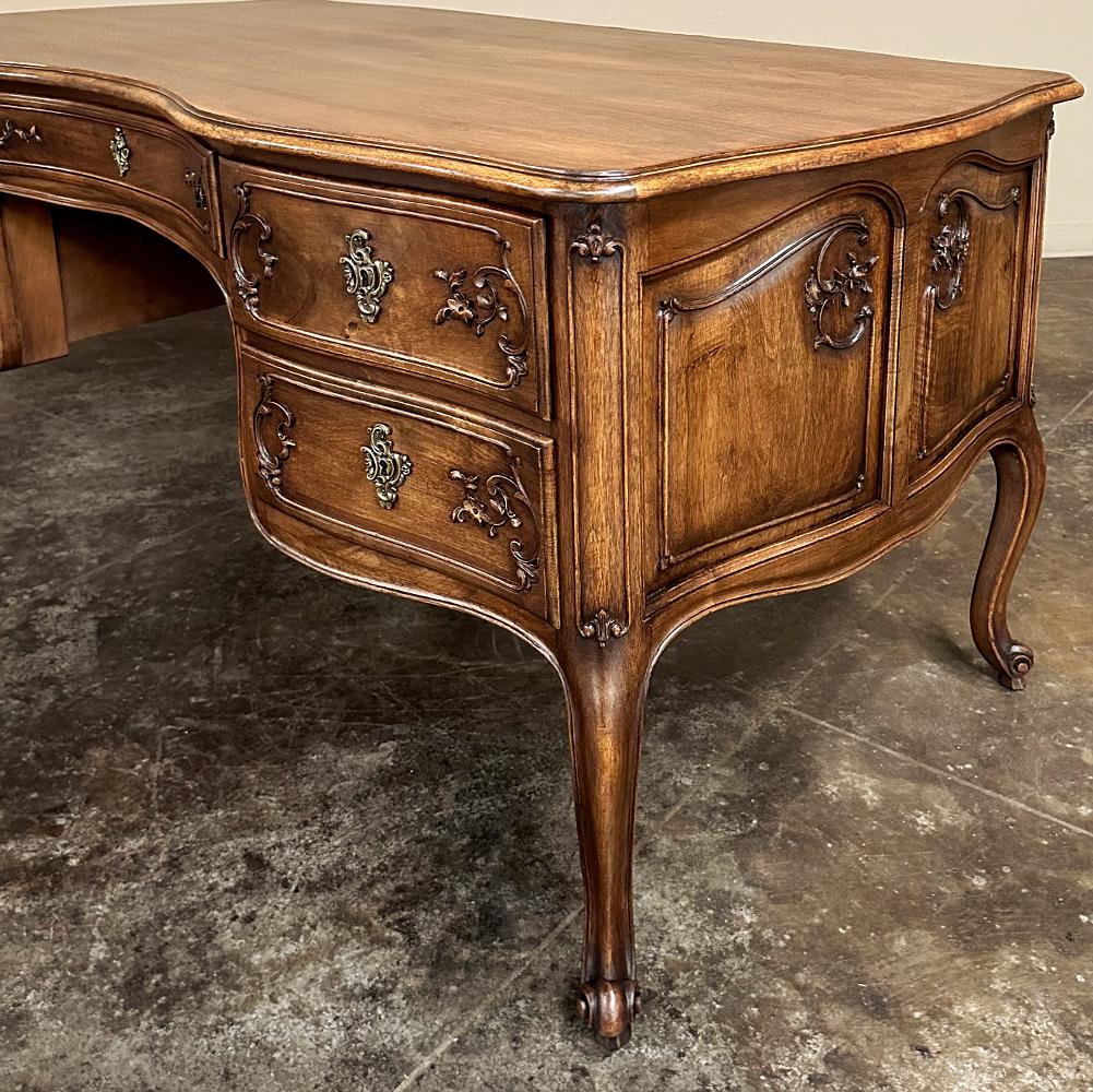 Antique French Louis XV Walnut Serpentine Desk For Sale 12